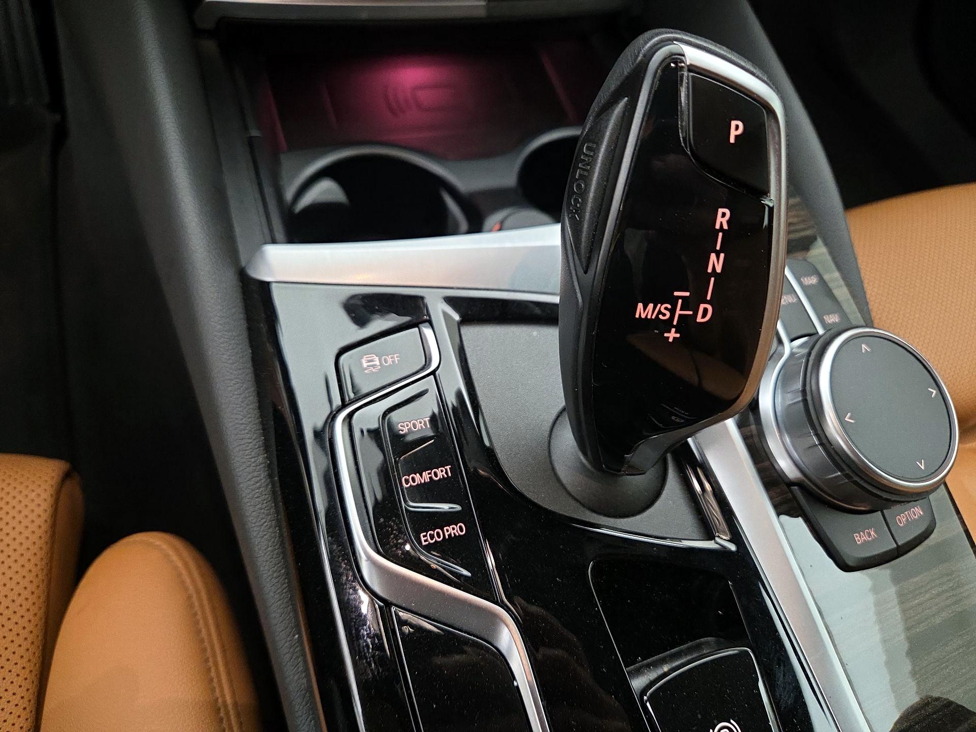 Thumbnail: 2023 BMW 5 Series - 16