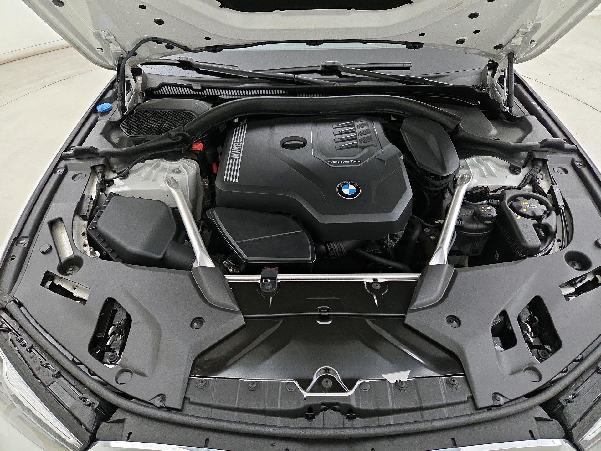 Thumbnail: 2023 BMW 5 Series - 20