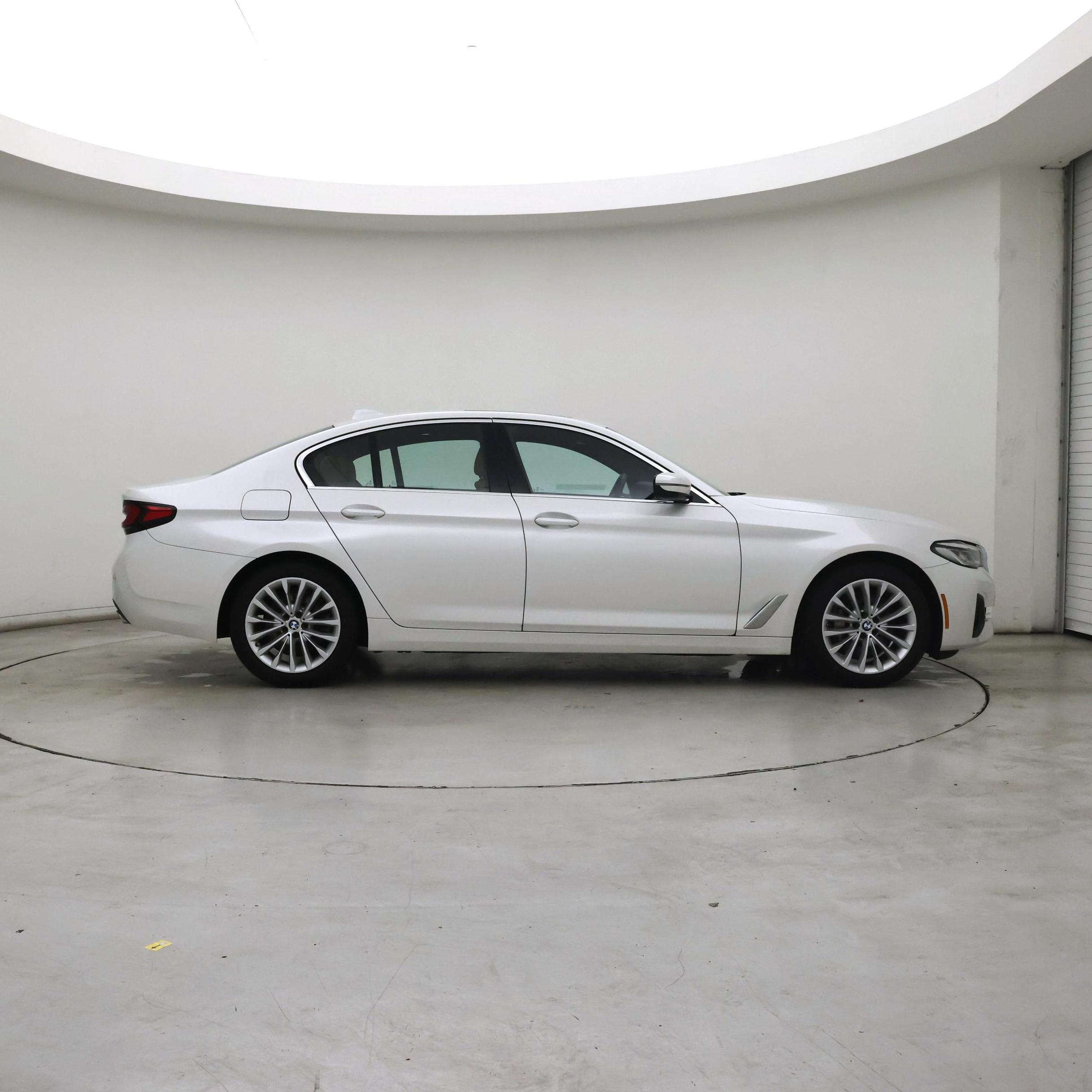 Thumbnail: 2023 BMW 5 Series - 7