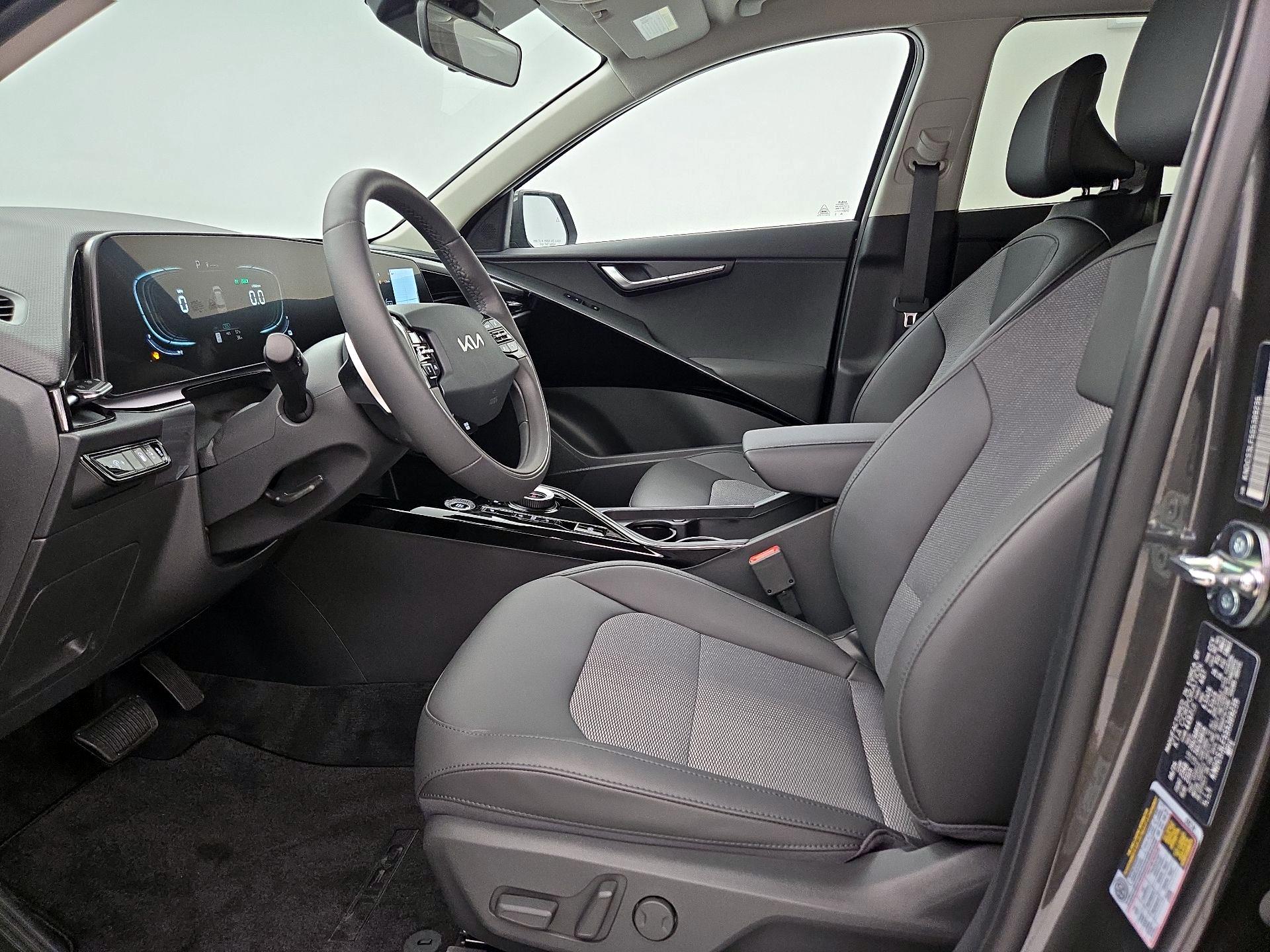 Thumbnail: 2025 Kia Niro - 11