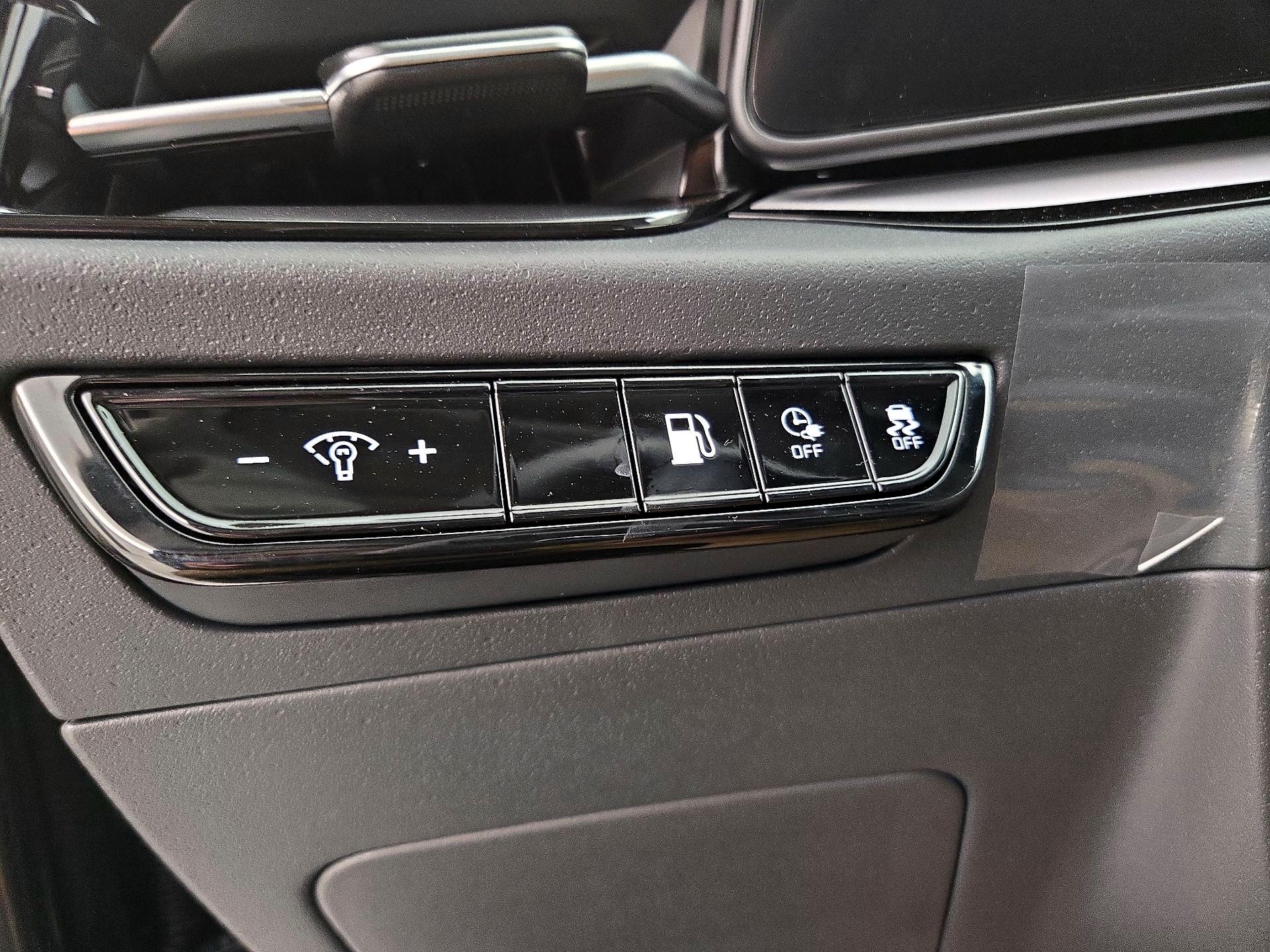 Thumbnail: 2025 Kia Niro - 13