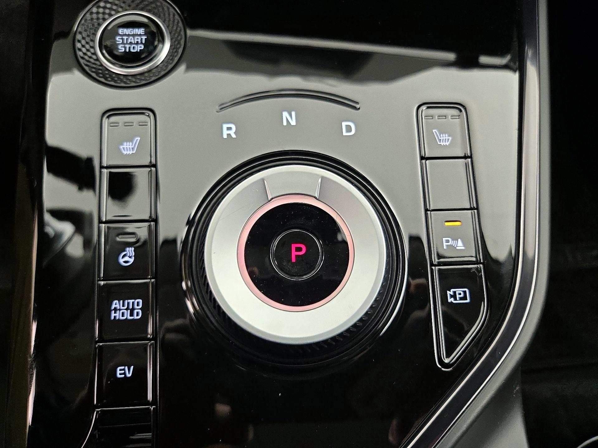 Thumbnail: 2025 Kia Niro - 18