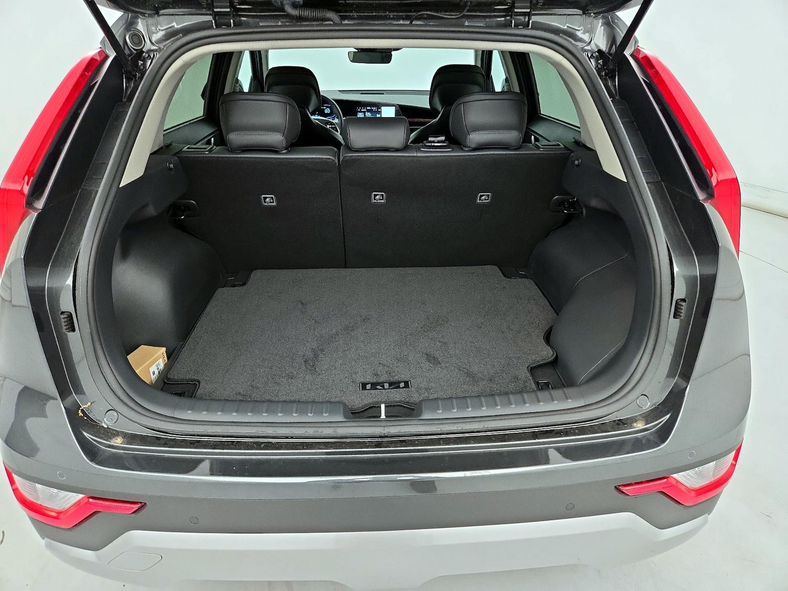 2025 Kia Niro EX - Photo 22