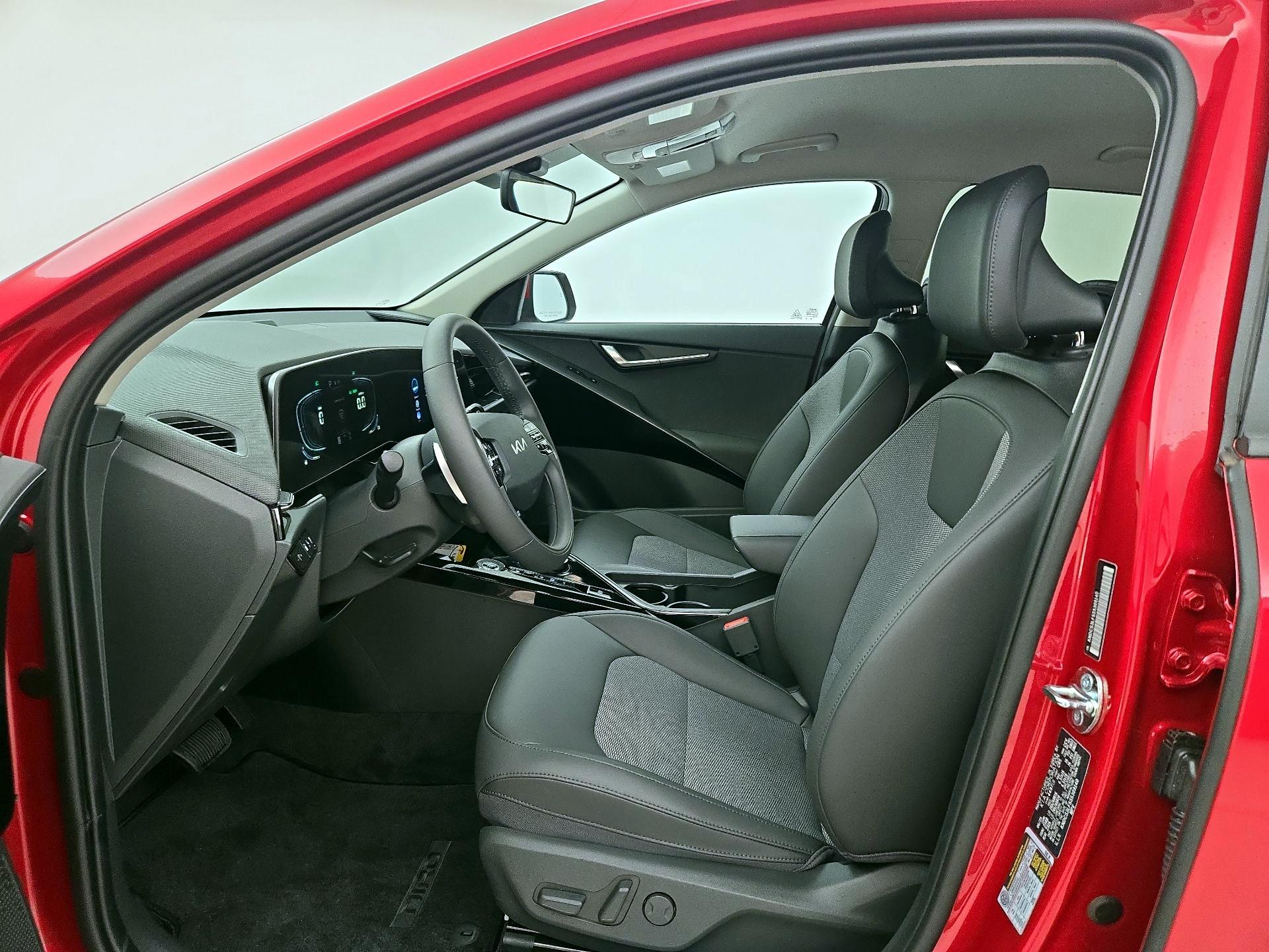 Thumbnail: 2025 Kia Niro - 11