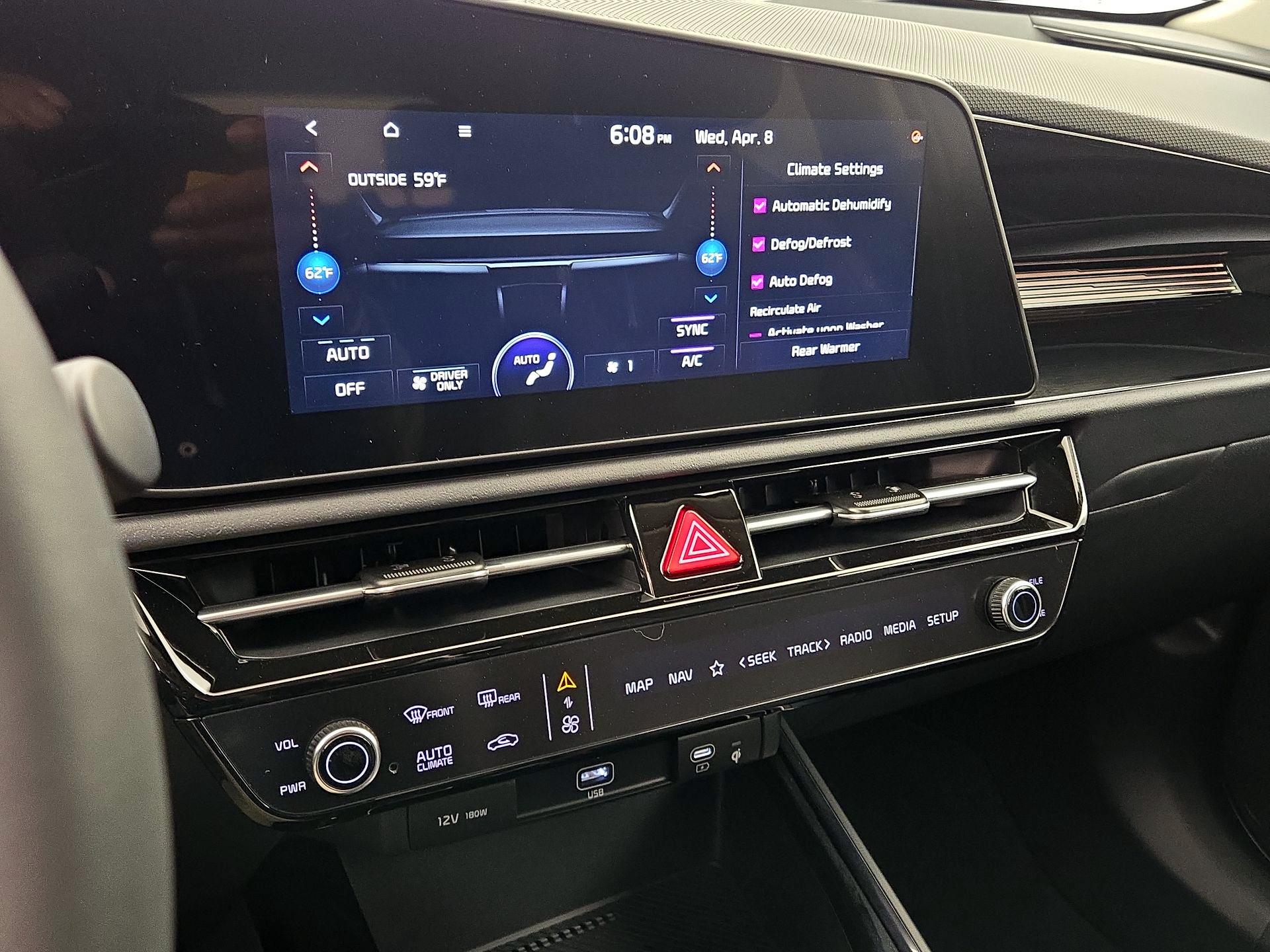 Thumbnail: 2025 Kia Niro - 17