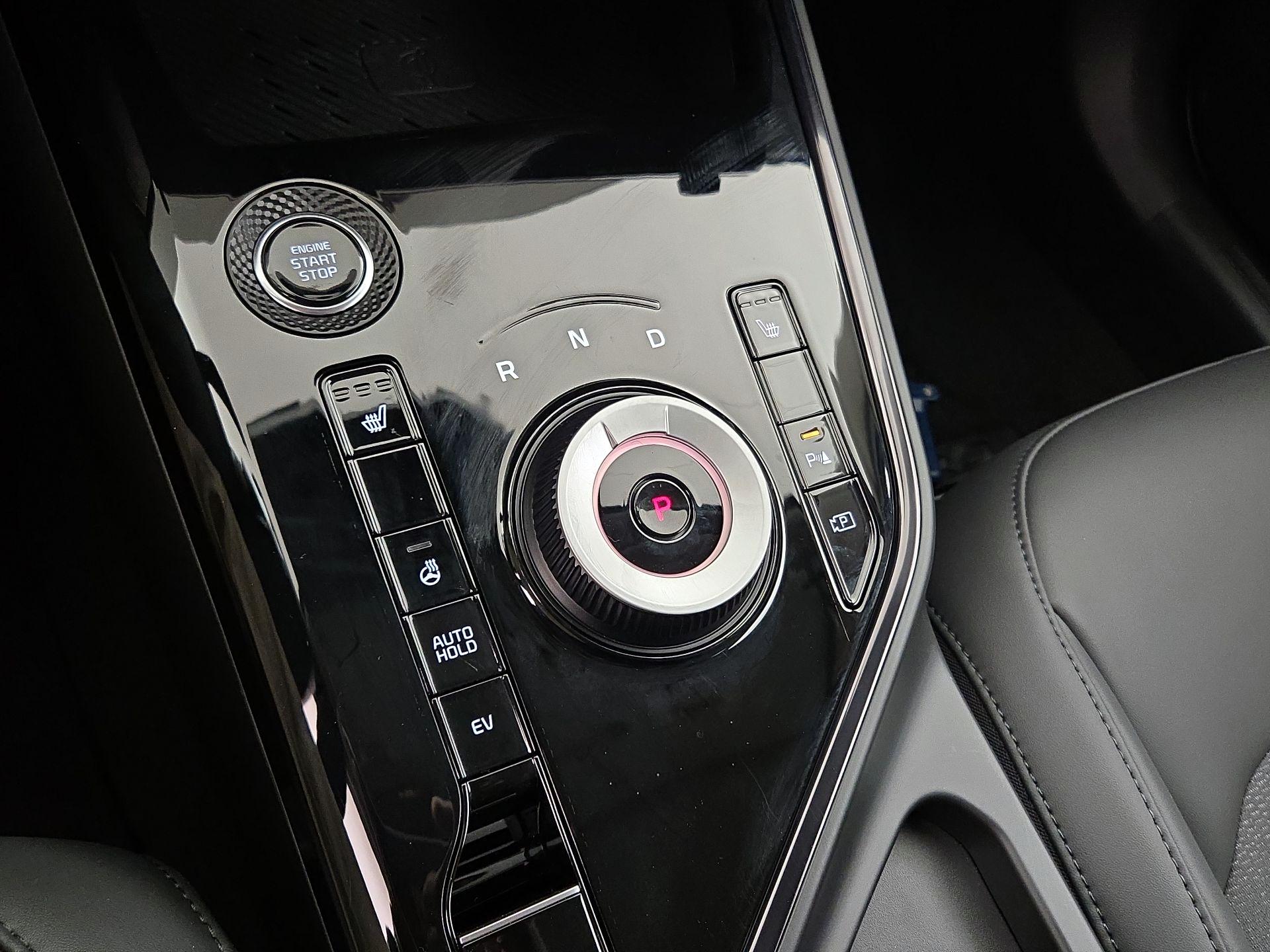 Thumbnail: 2025 Kia Niro - 18