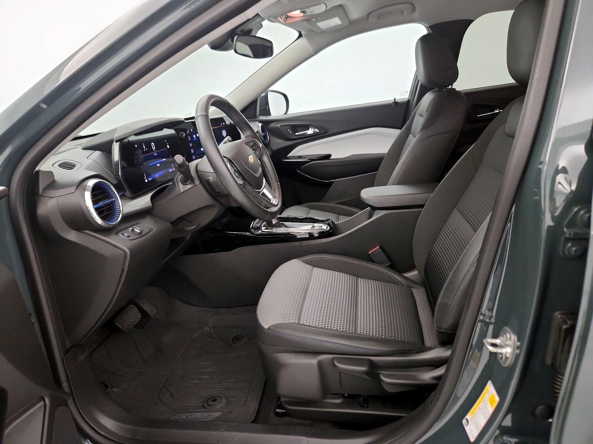 Thumbnail: 2025 Chevrolet Trax - 11