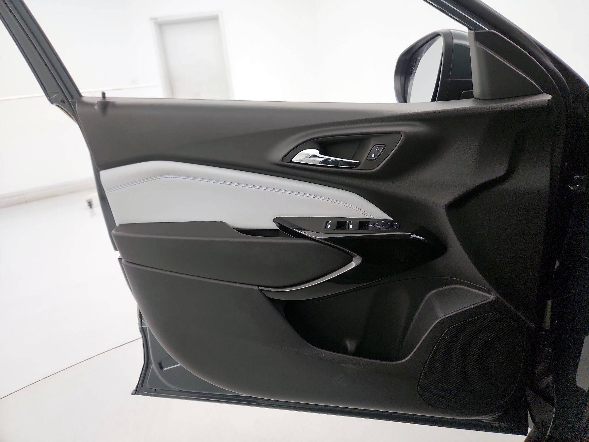 Thumbnail: 2025 Chevrolet Trax - 12