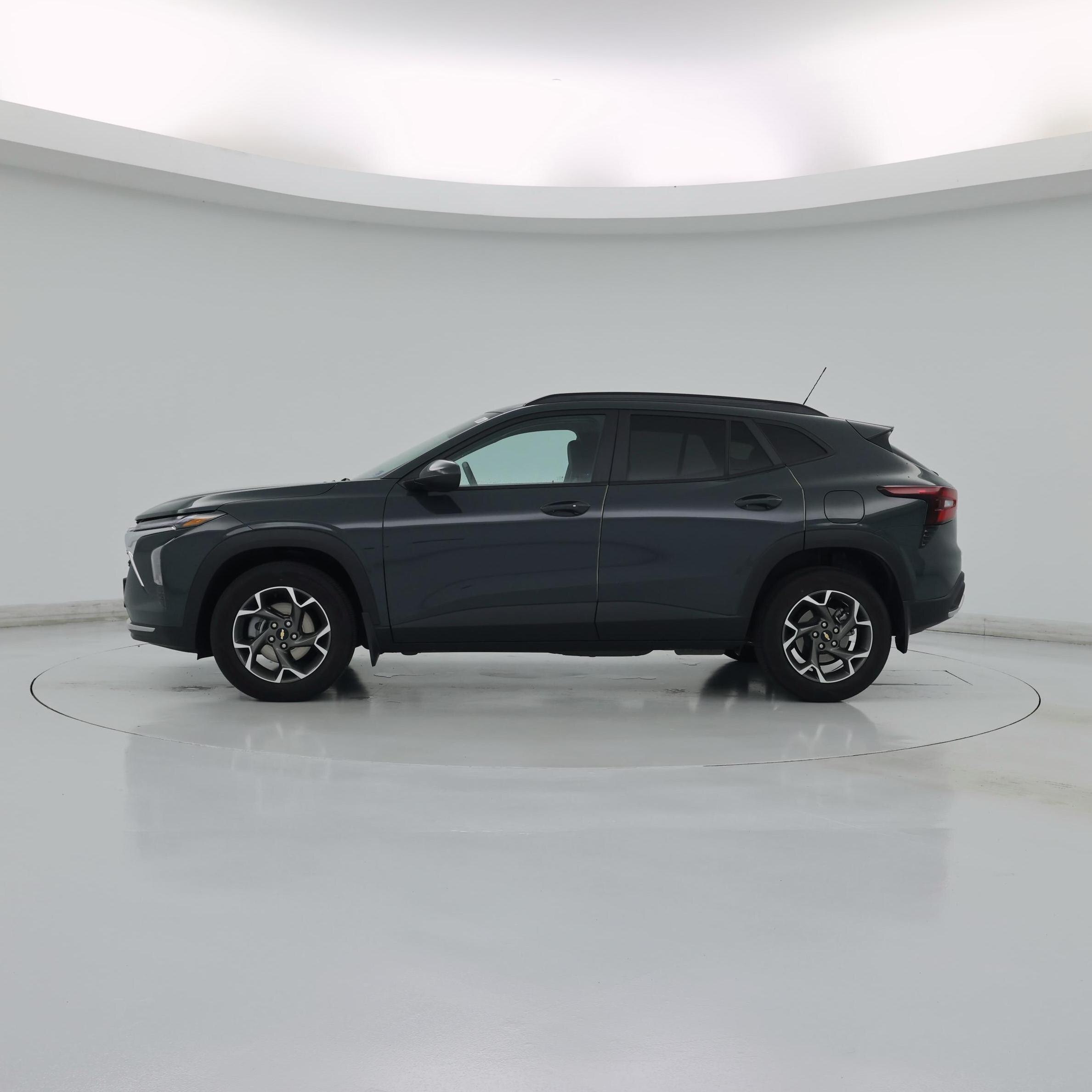 Thumbnail: 2025 Chevrolet Trax - 3