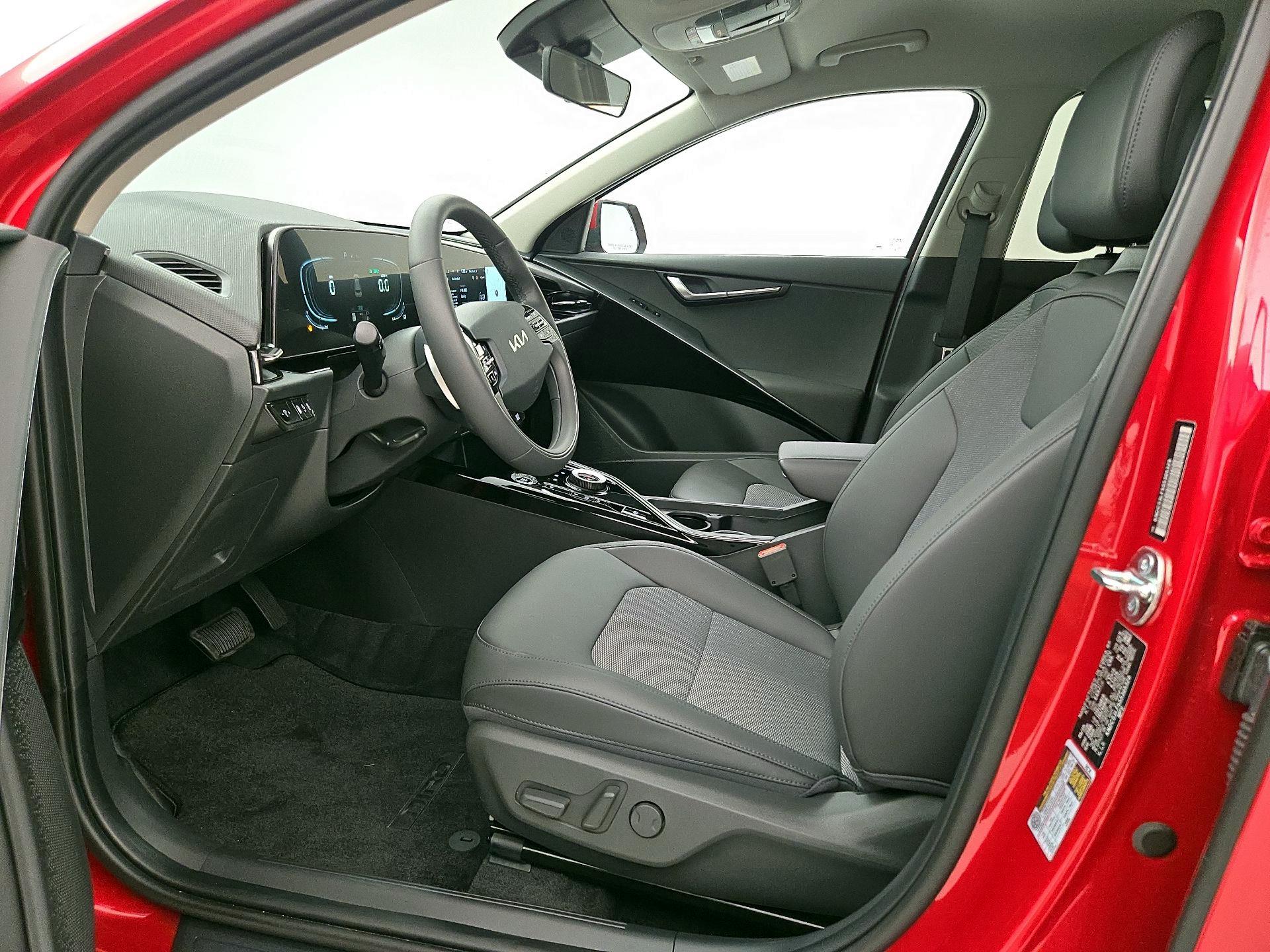 Thumbnail: 2025 Kia Niro - 11