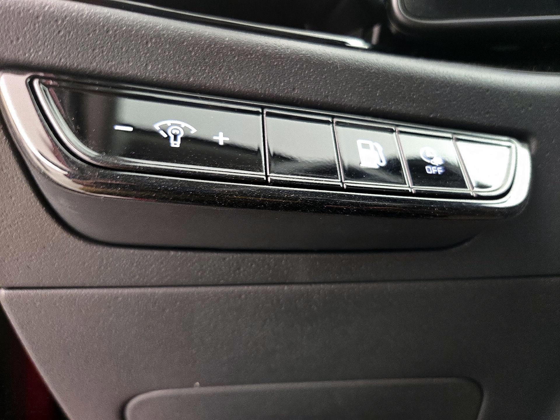 Thumbnail: 2025 Kia Niro - 13