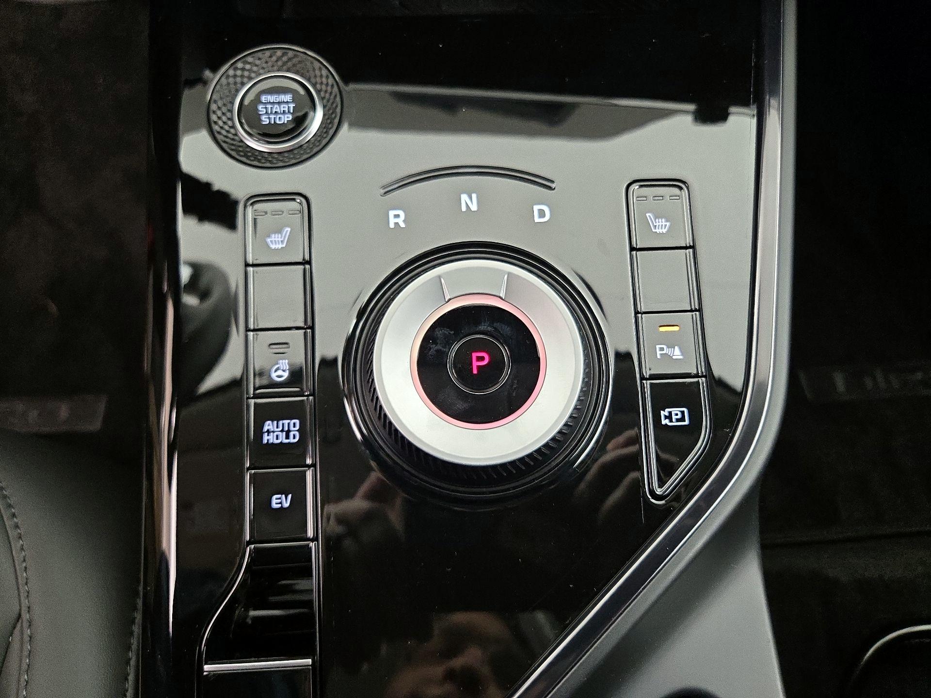 Thumbnail: 2025 Kia Niro - 18