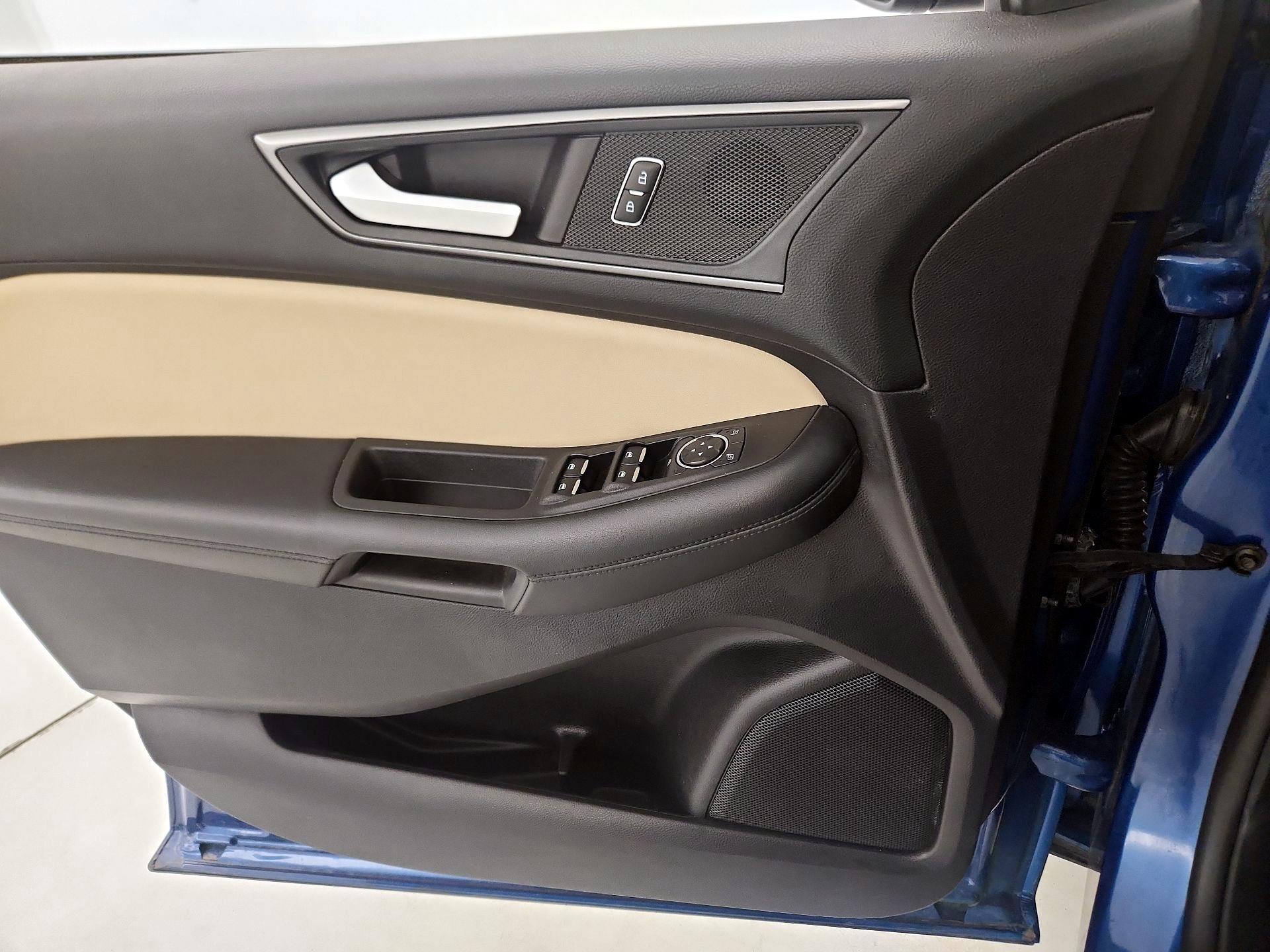 Thumbnail: 2022 Ford Edge - 12