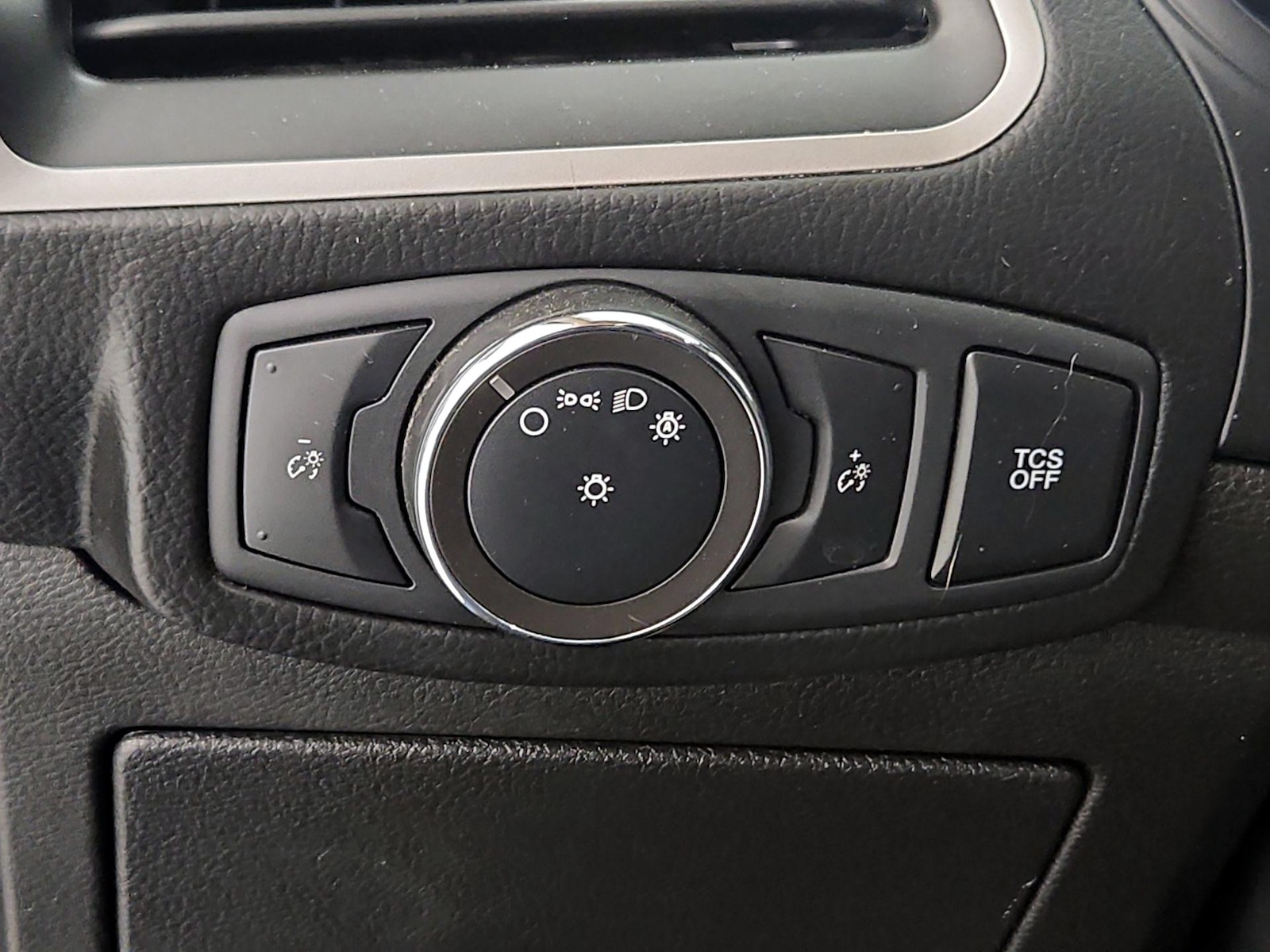 2022 Ford Edge SE - Photo 14