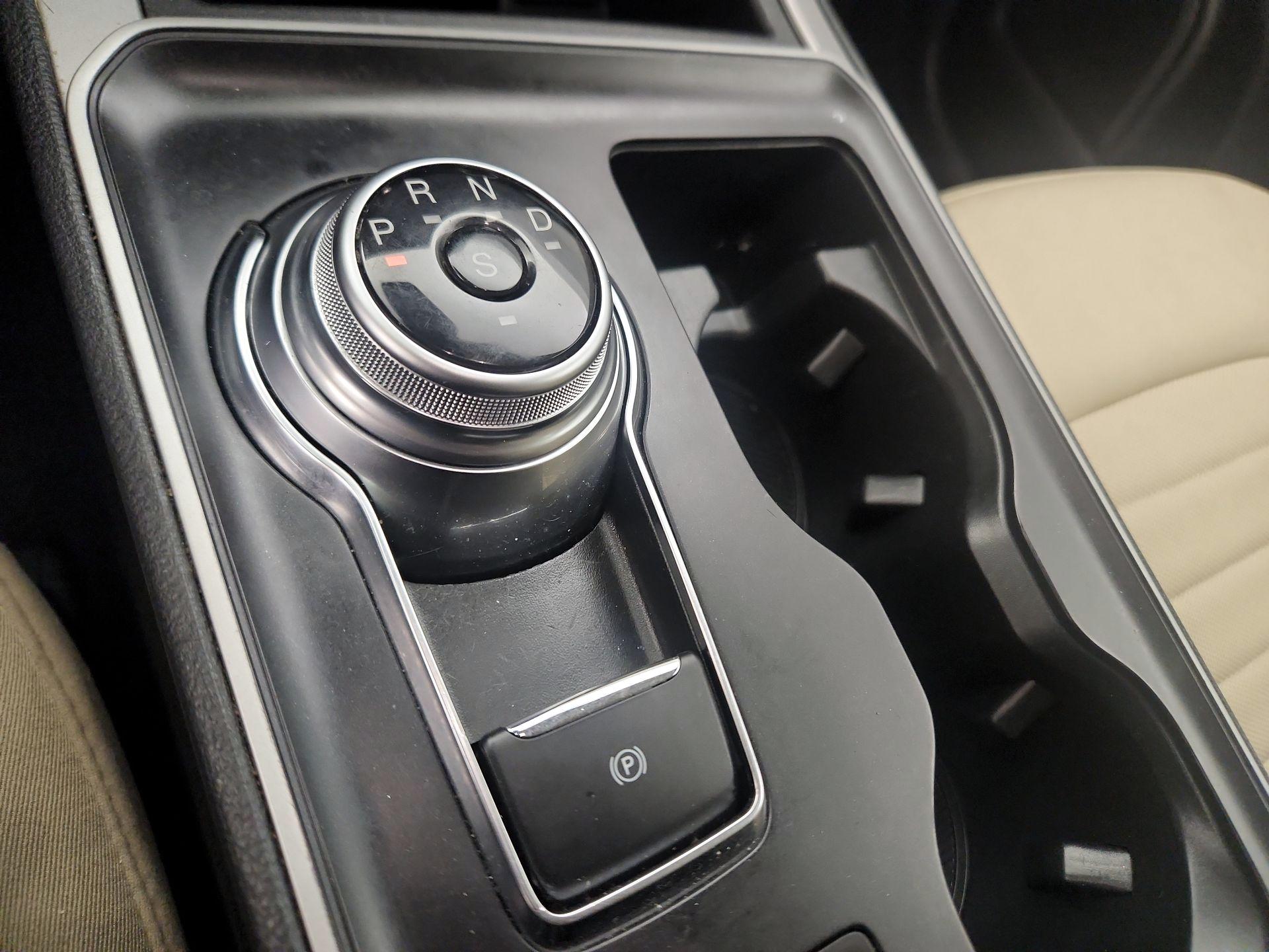 Thumbnail: 2022 Ford Edge - 17