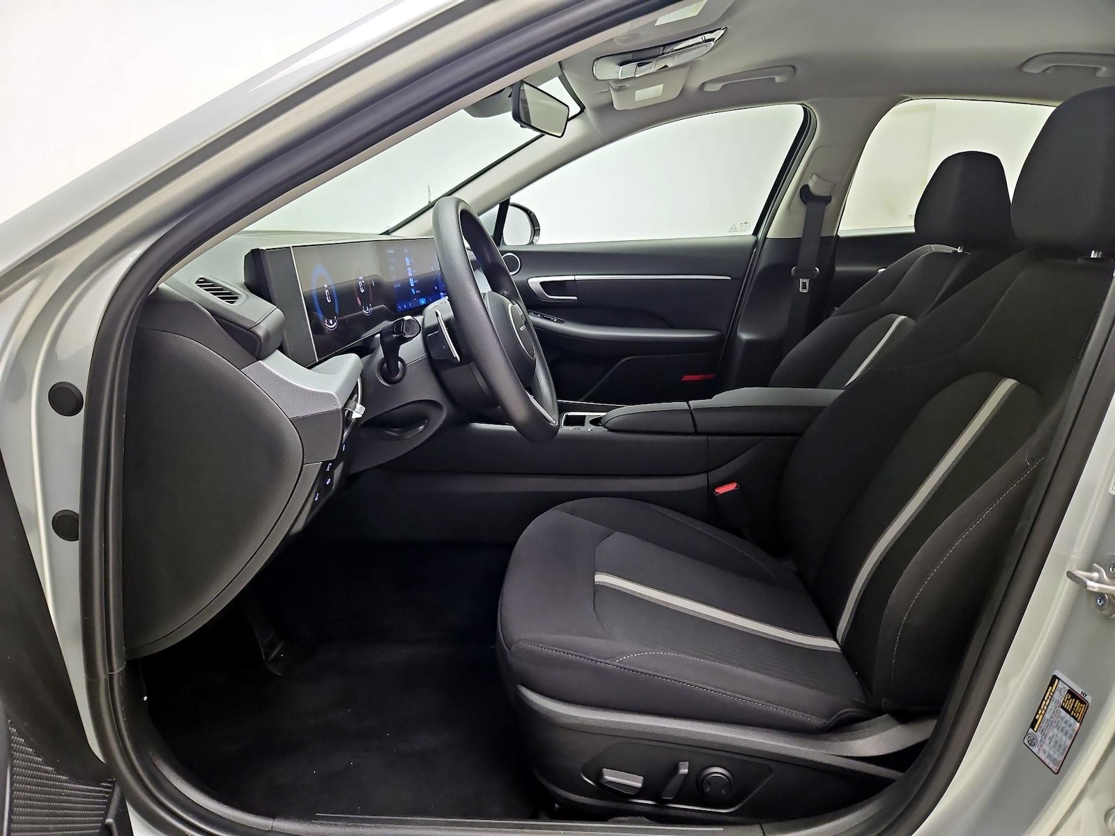 2025 Hyundai Sonata SEL - Photo 12