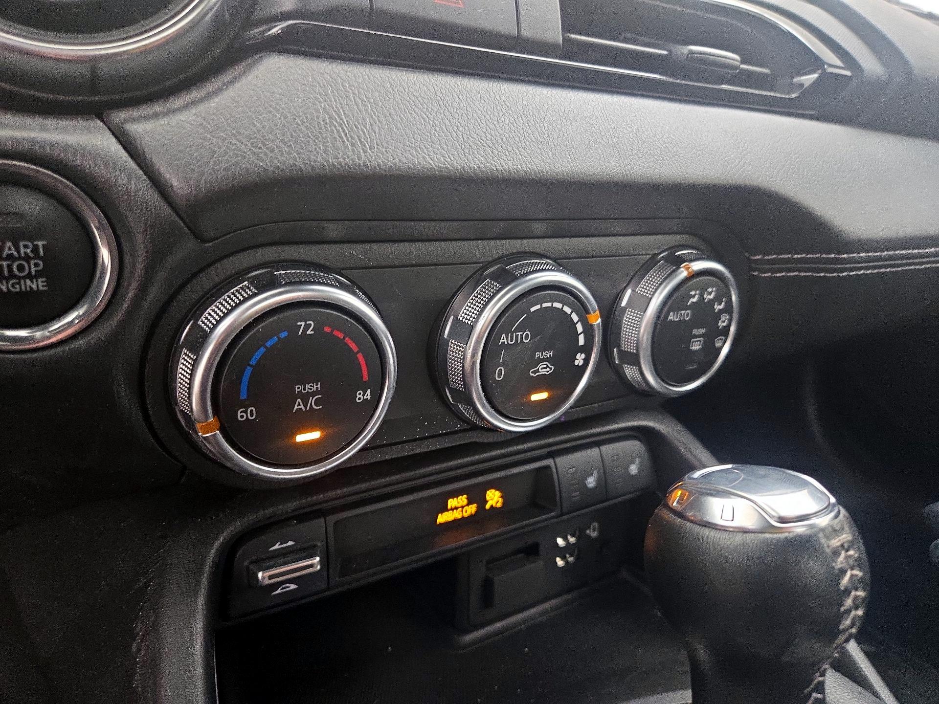 Thumbnail: 2022 Mazda MX-5 Miata - 17