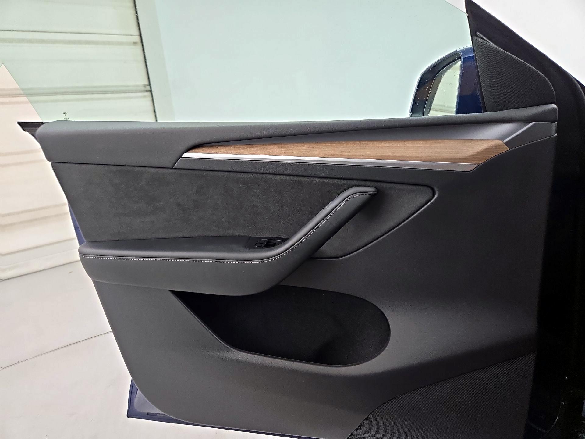 Thumbnail: 2022 Tesla Model Y - 12