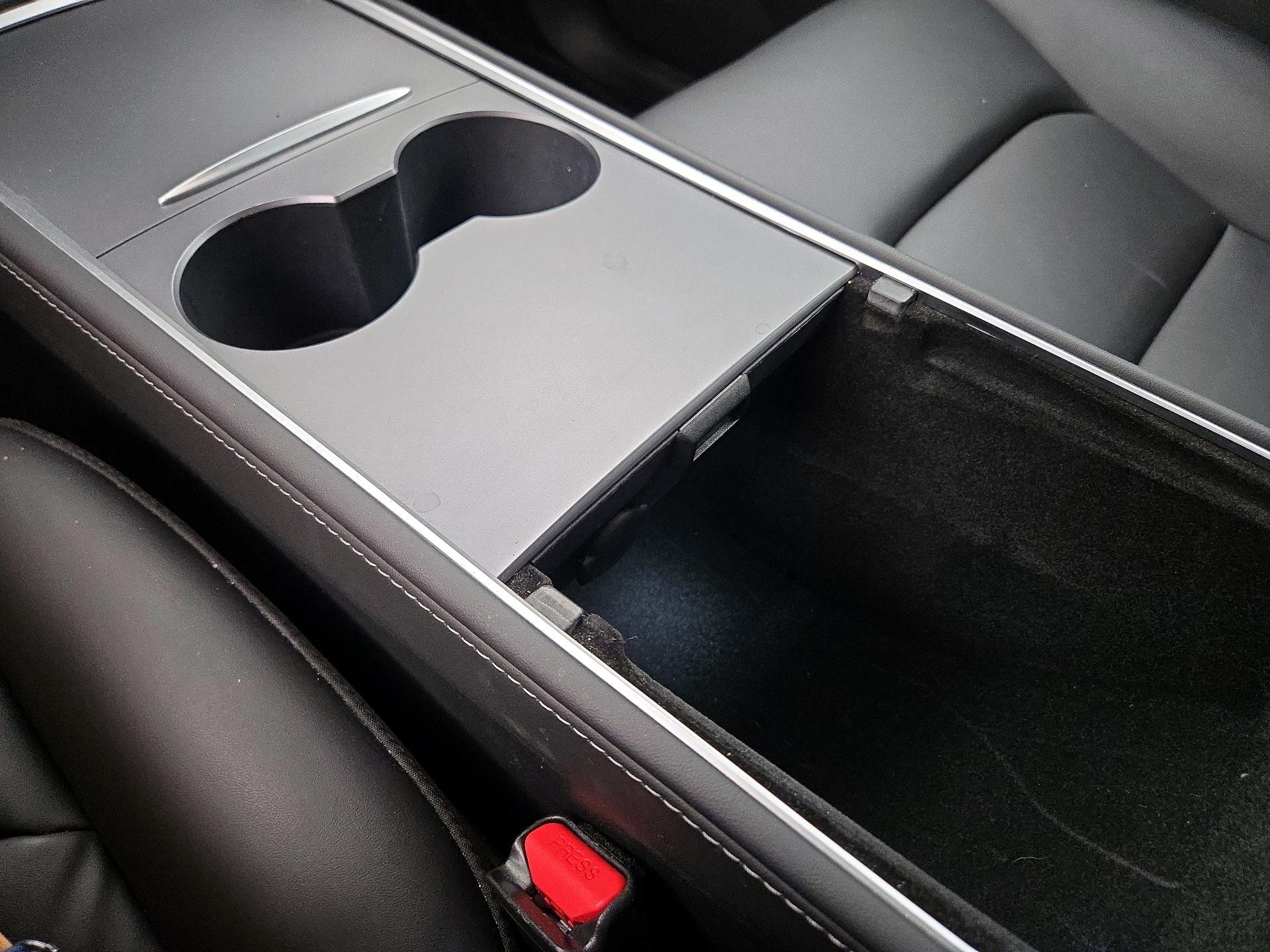 Thumbnail: 2022 Tesla Model Y - 18