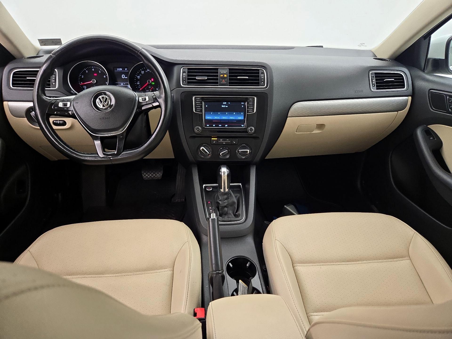 Thumbnail: 2017 Volkswagen Jetta - 9