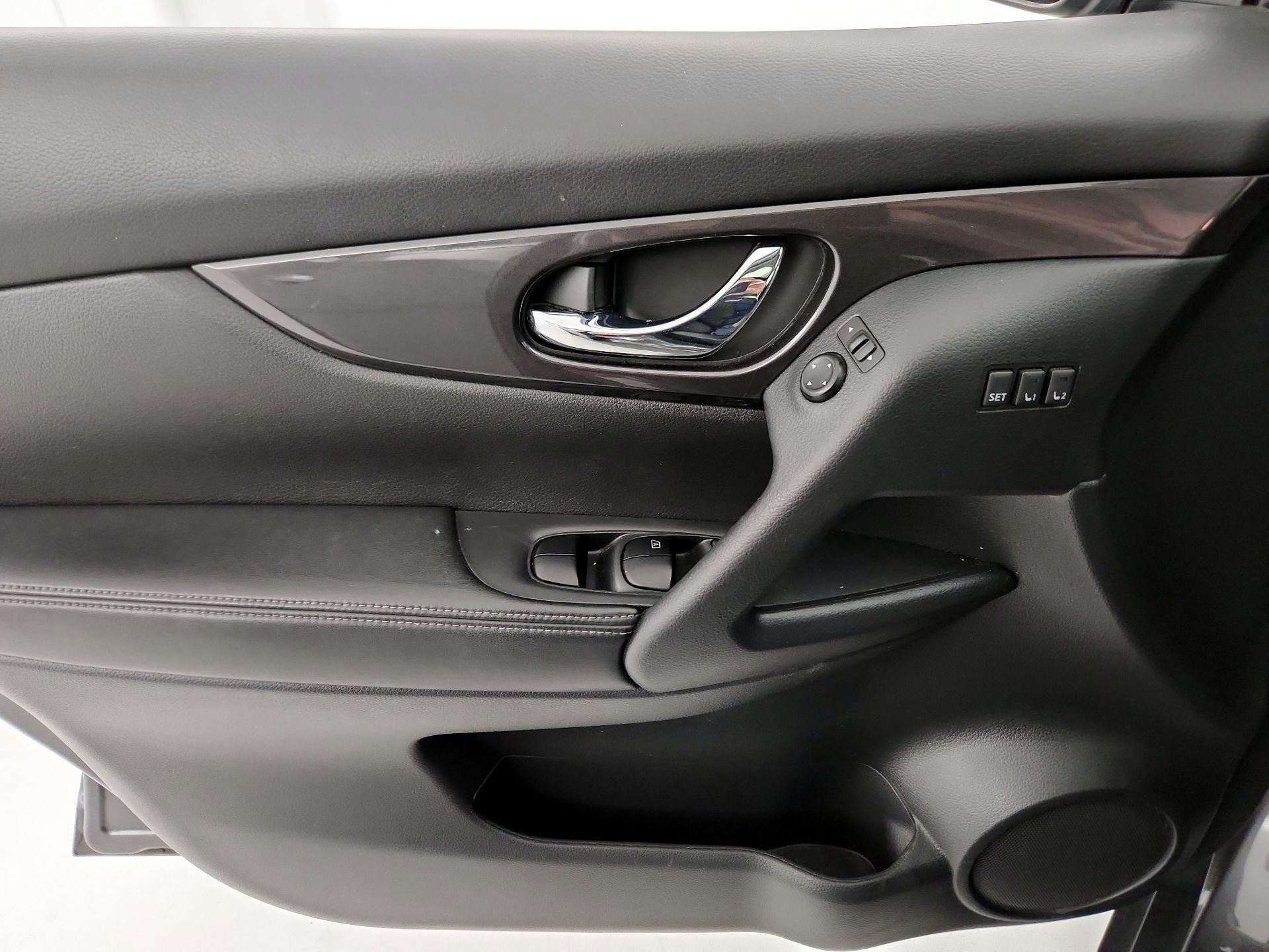 Thumbnail: 2019 Nissan Rogue - 12
