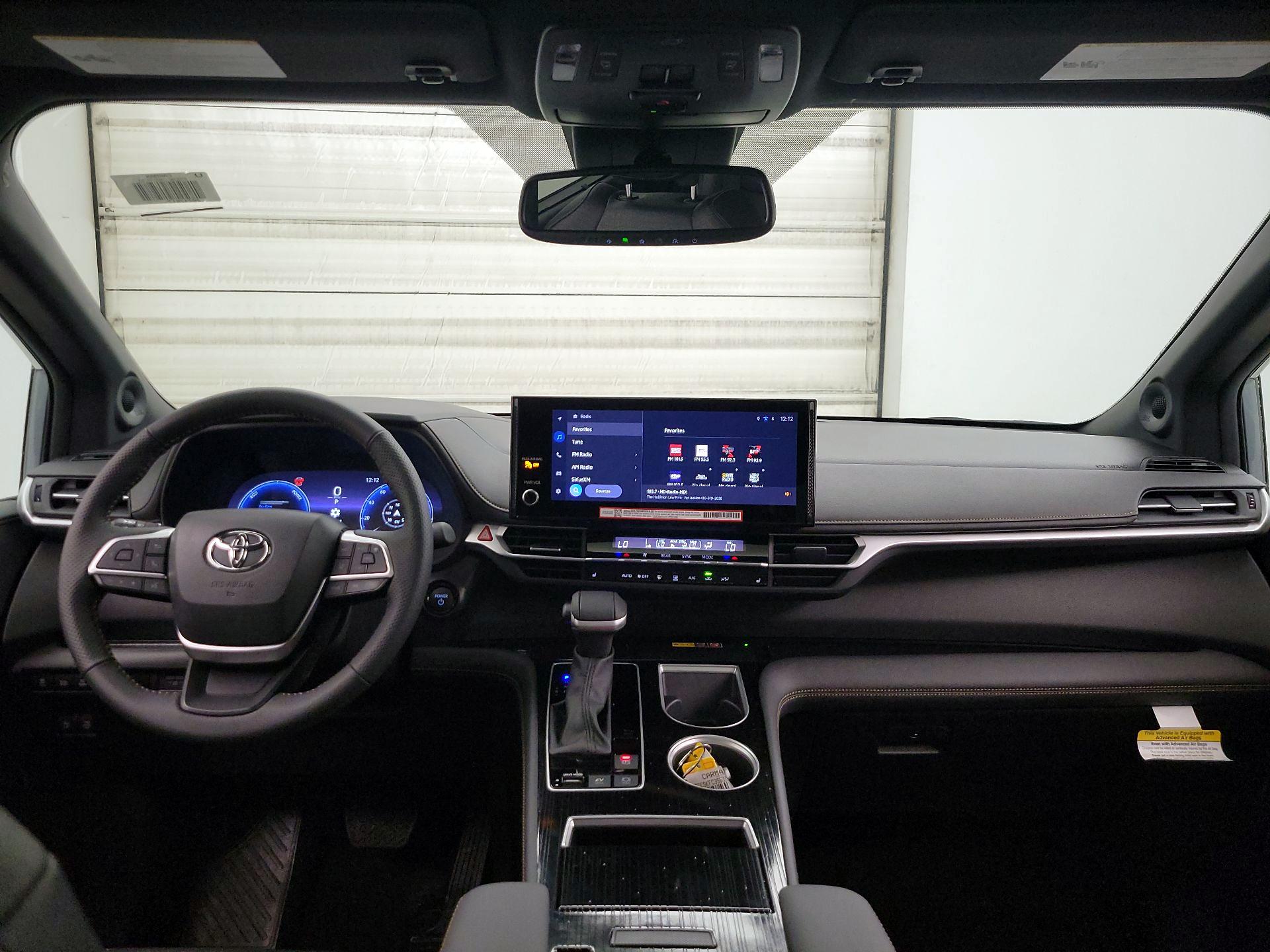 Thumbnail: 2025 Toyota Sienna - 9