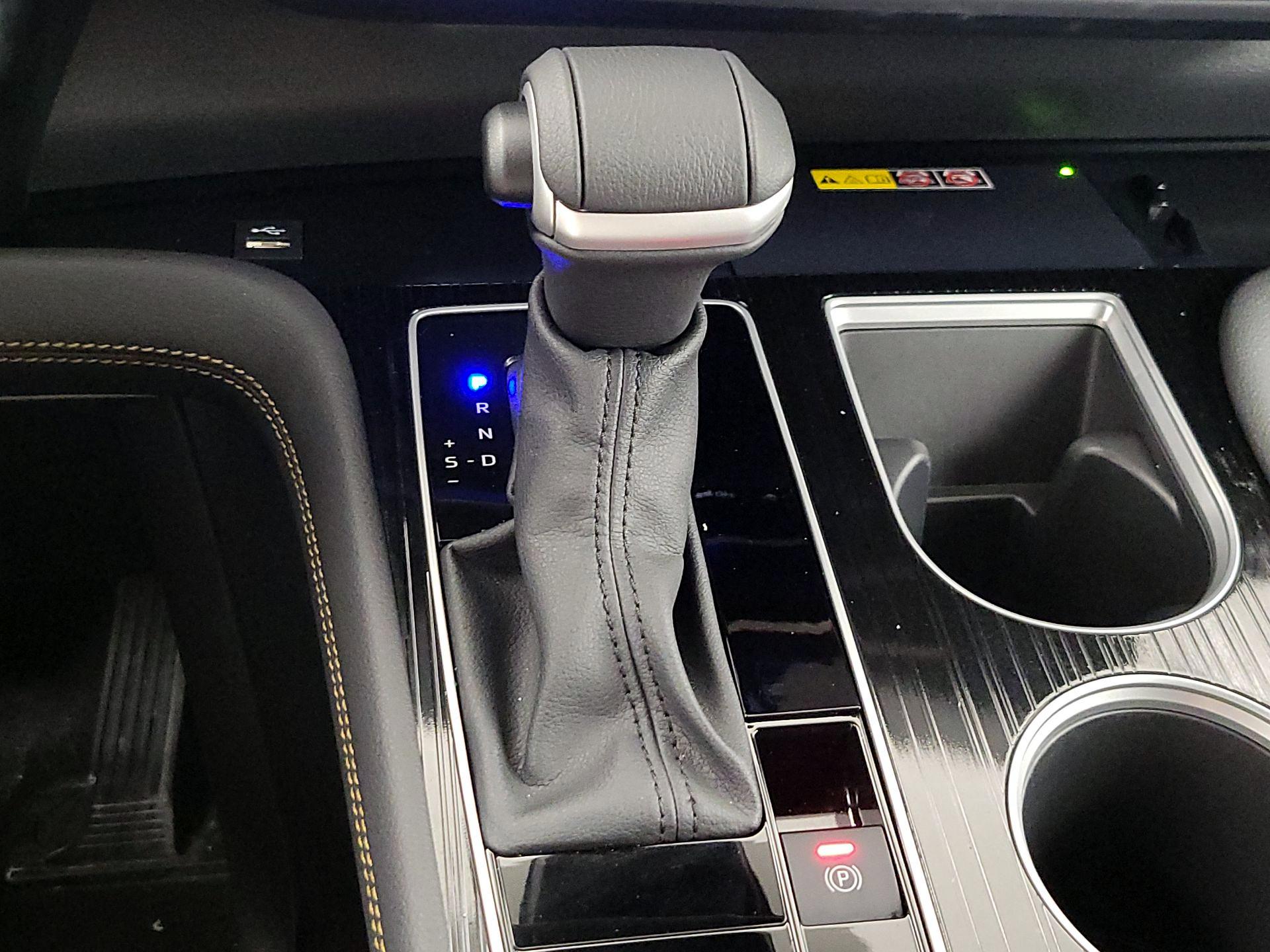 Thumbnail: 2025 Toyota Sienna - 17