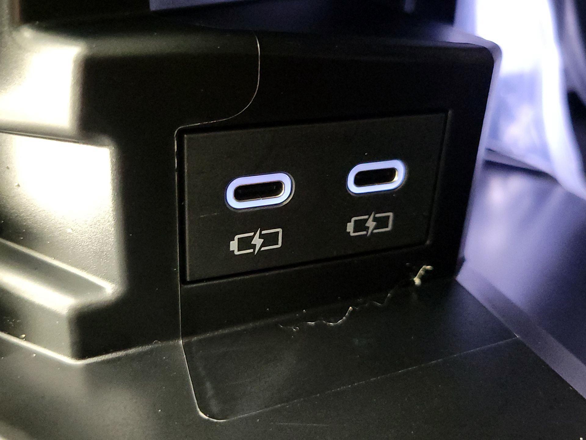 Thumbnail: 2025 Toyota Sienna - 18