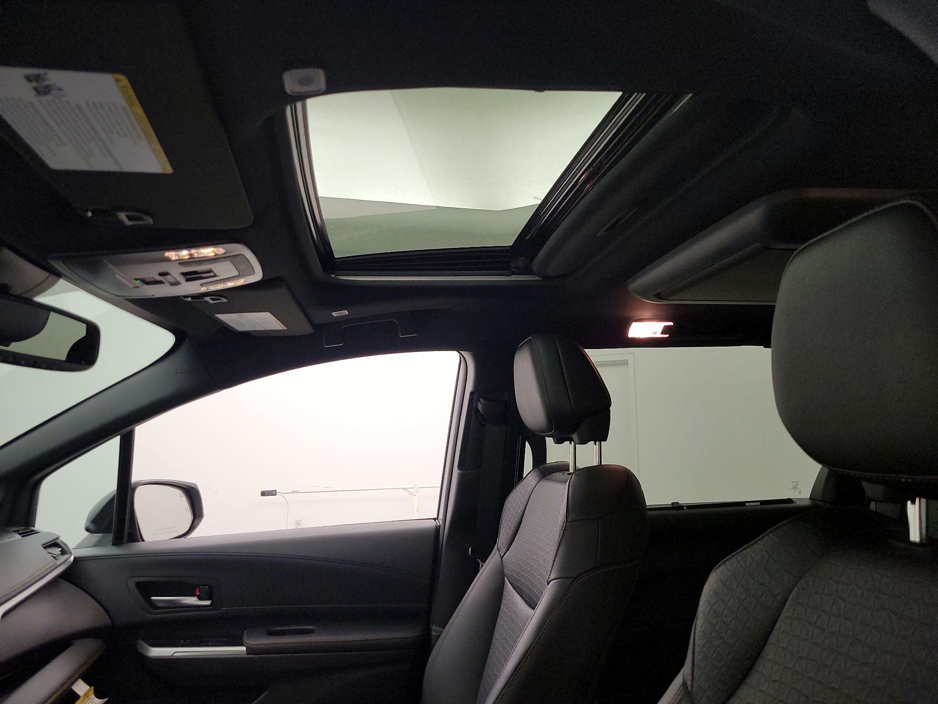 Thumbnail: 2025 Toyota Sienna - 19