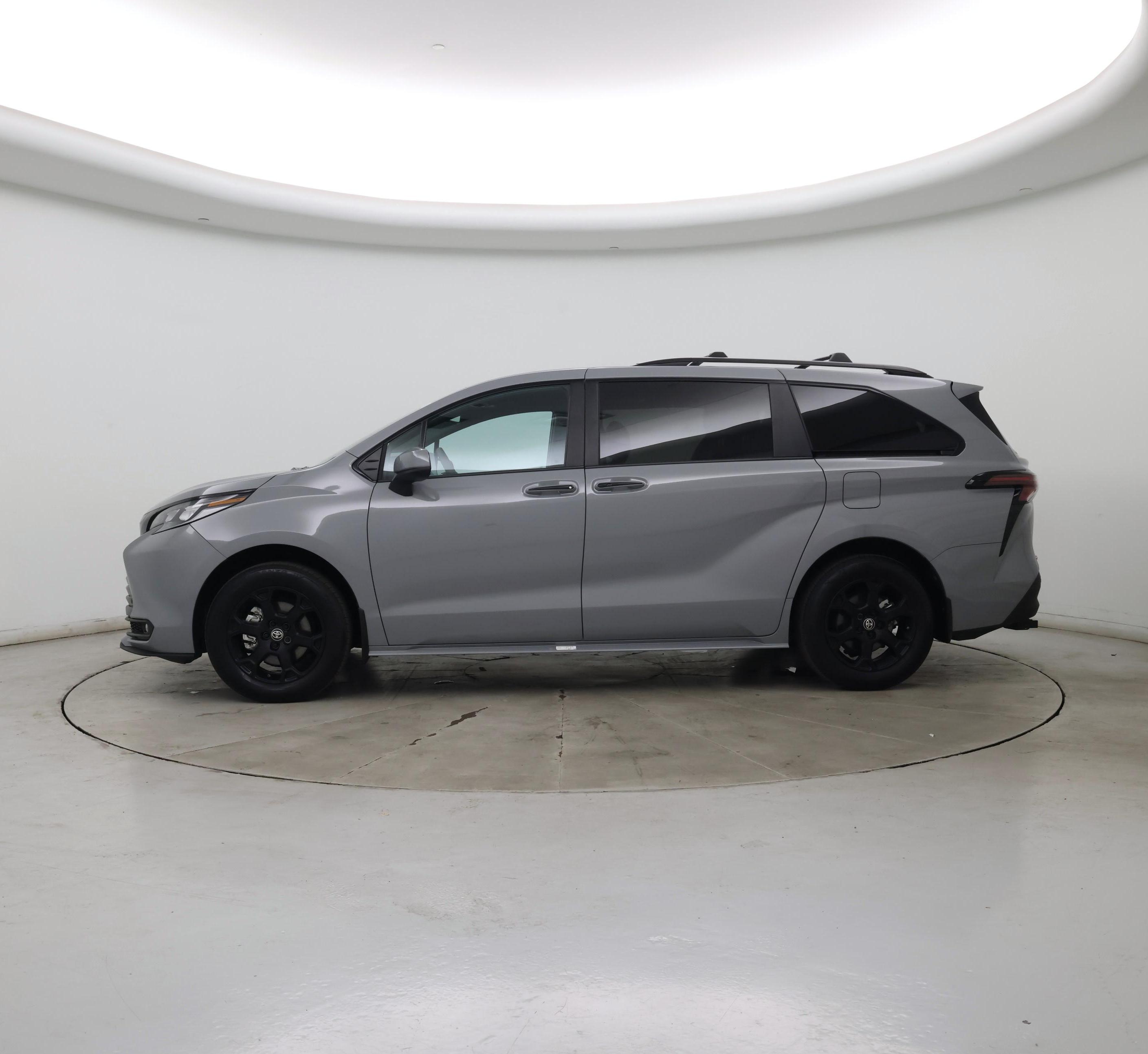 Thumbnail: 2025 Toyota Sienna - 3