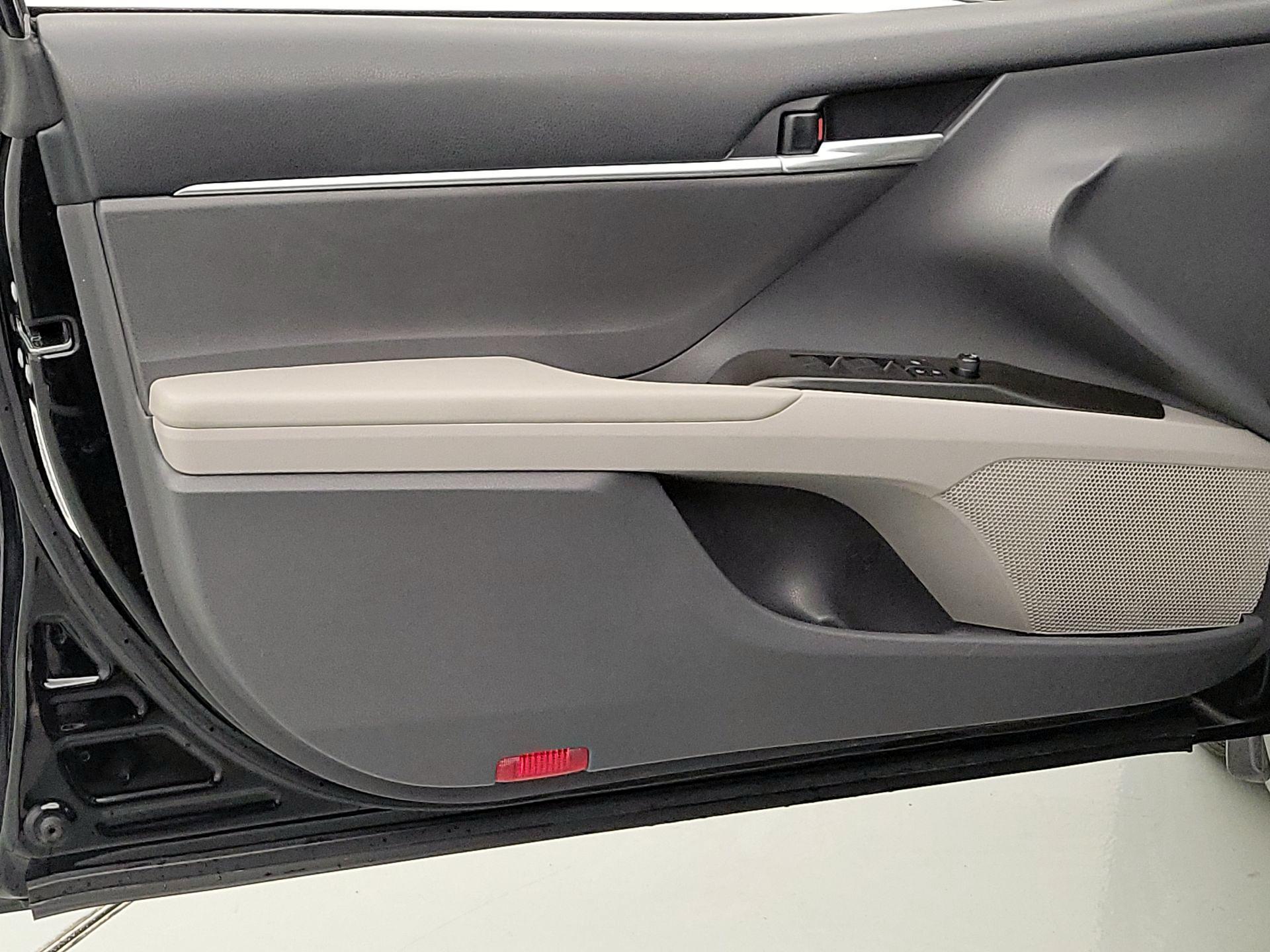 Thumbnail: 2023 Toyota Camry - 12