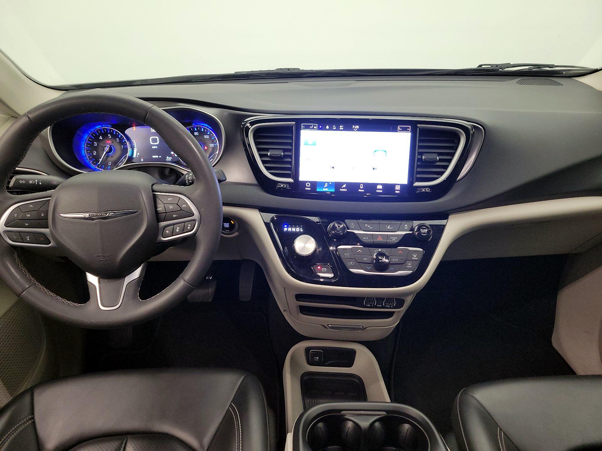 Thumbnail: 2023 Chrysler Pacifica - 9