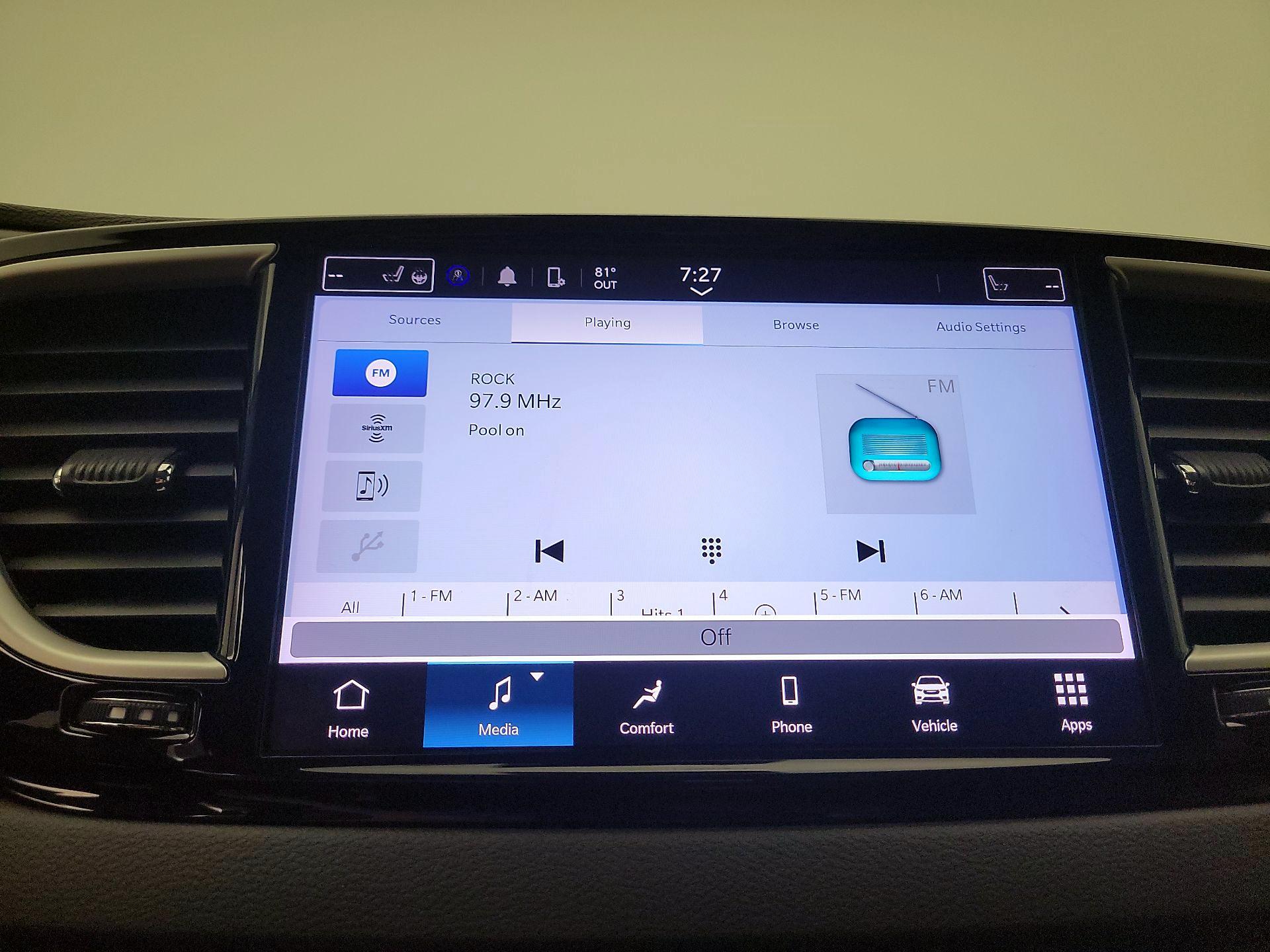 Thumbnail: 2023 Chrysler Pacifica - 15