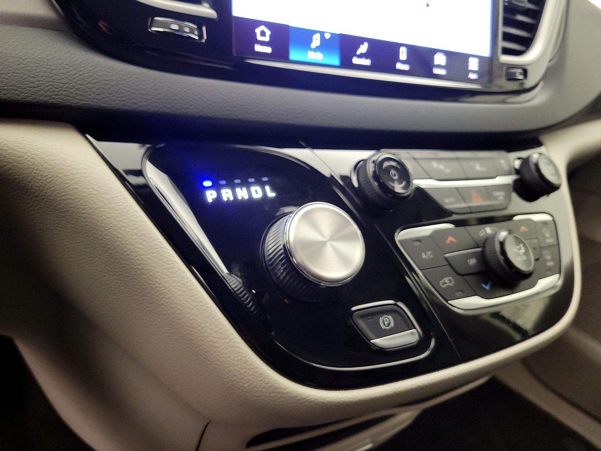 Thumbnail: 2023 Chrysler Pacifica - 17