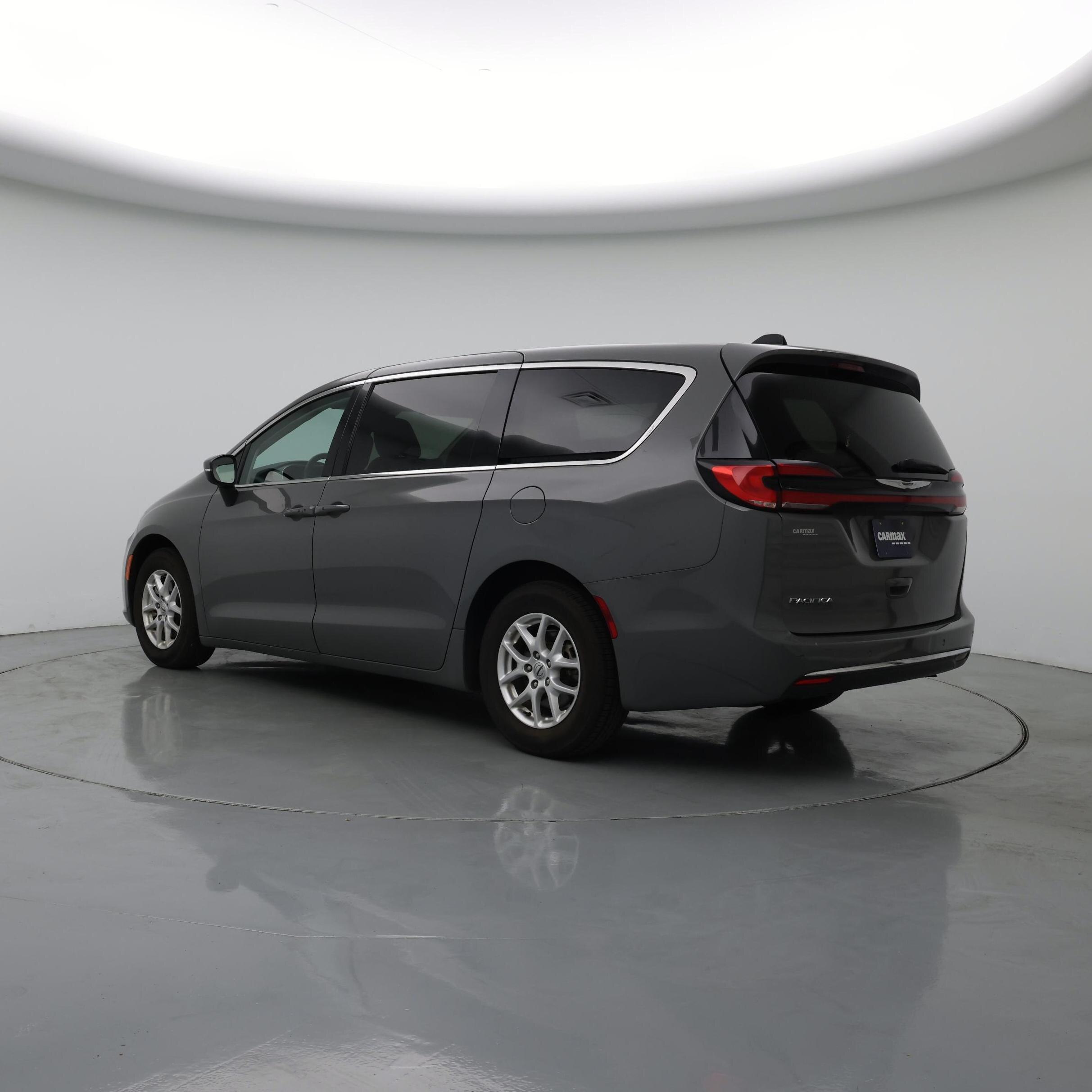 Thumbnail: 2023 Chrysler Pacifica - 2