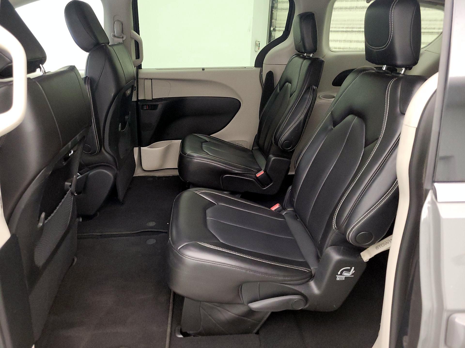 Thumbnail: 2023 Chrysler Pacifica - 19