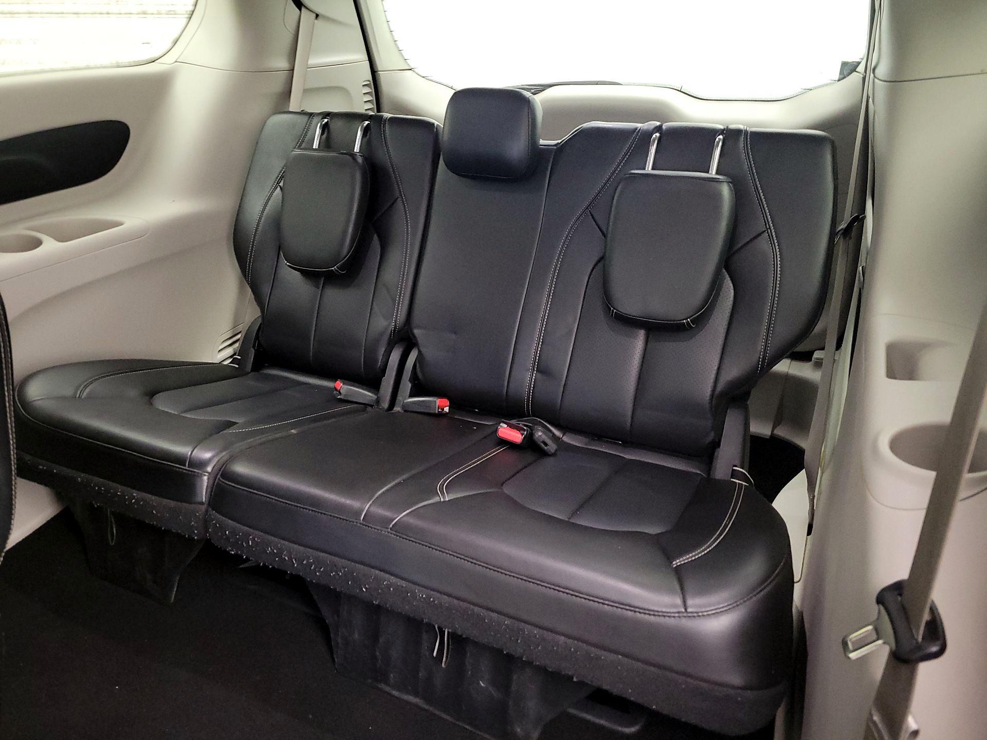 Thumbnail: 2023 Chrysler Pacifica - 20