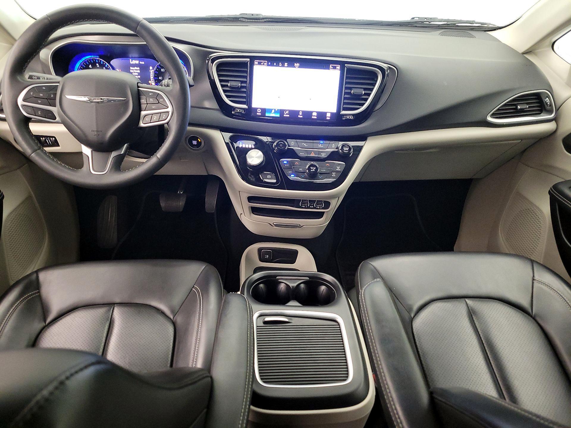 Thumbnail: 2023 Chrysler Pacifica - 9