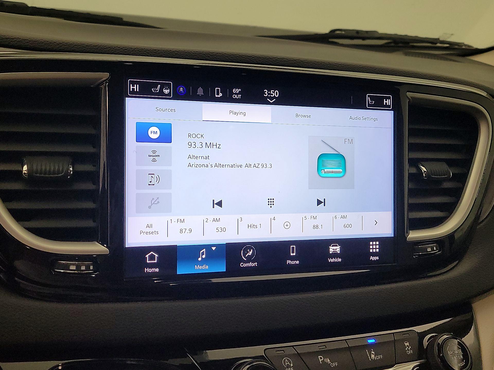 Thumbnail: 2023 Chrysler Pacifica - 15