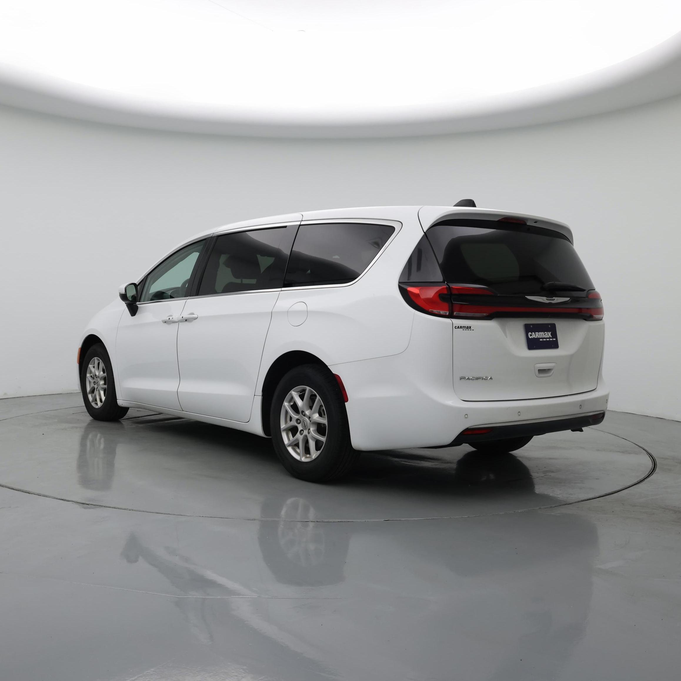 Thumbnail: 2023 Chrysler Pacifica - 2