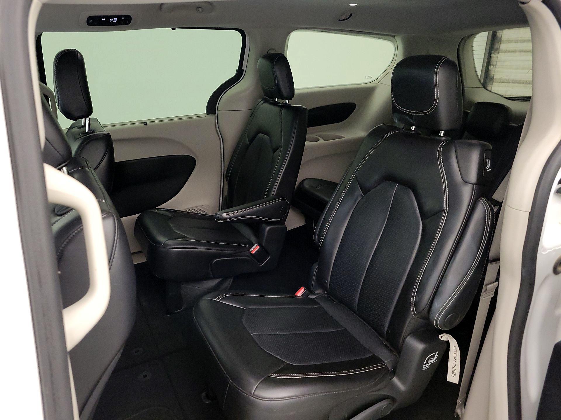 Thumbnail: 2023 Chrysler Pacifica - 19