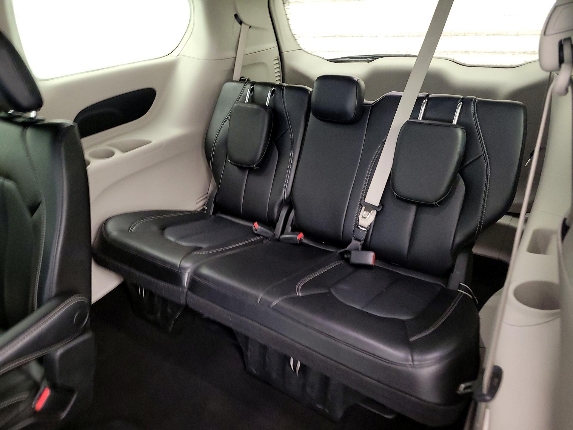 Thumbnail: 2023 Chrysler Pacifica - 20