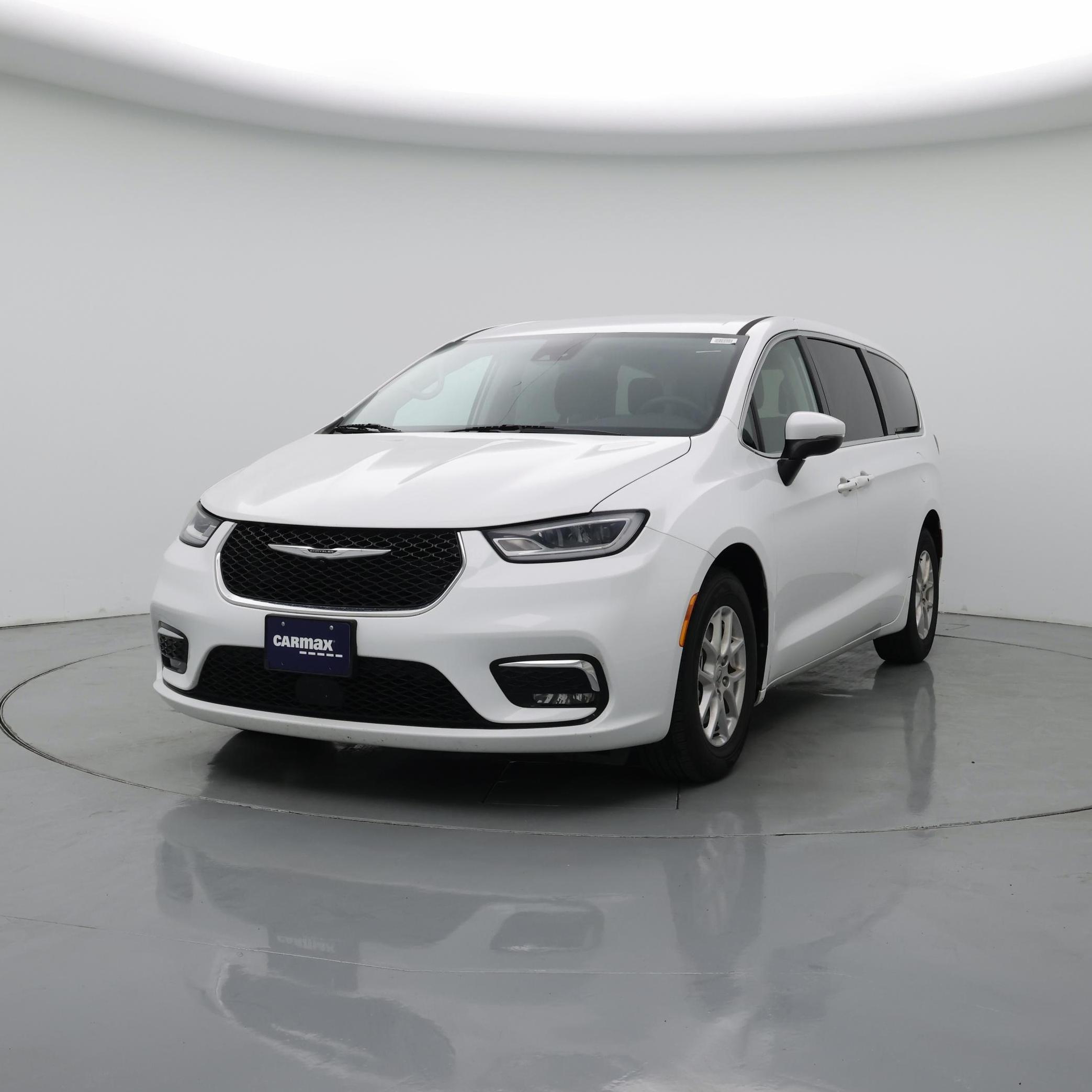 Thumbnail: 2023 Chrysler Pacifica - 4