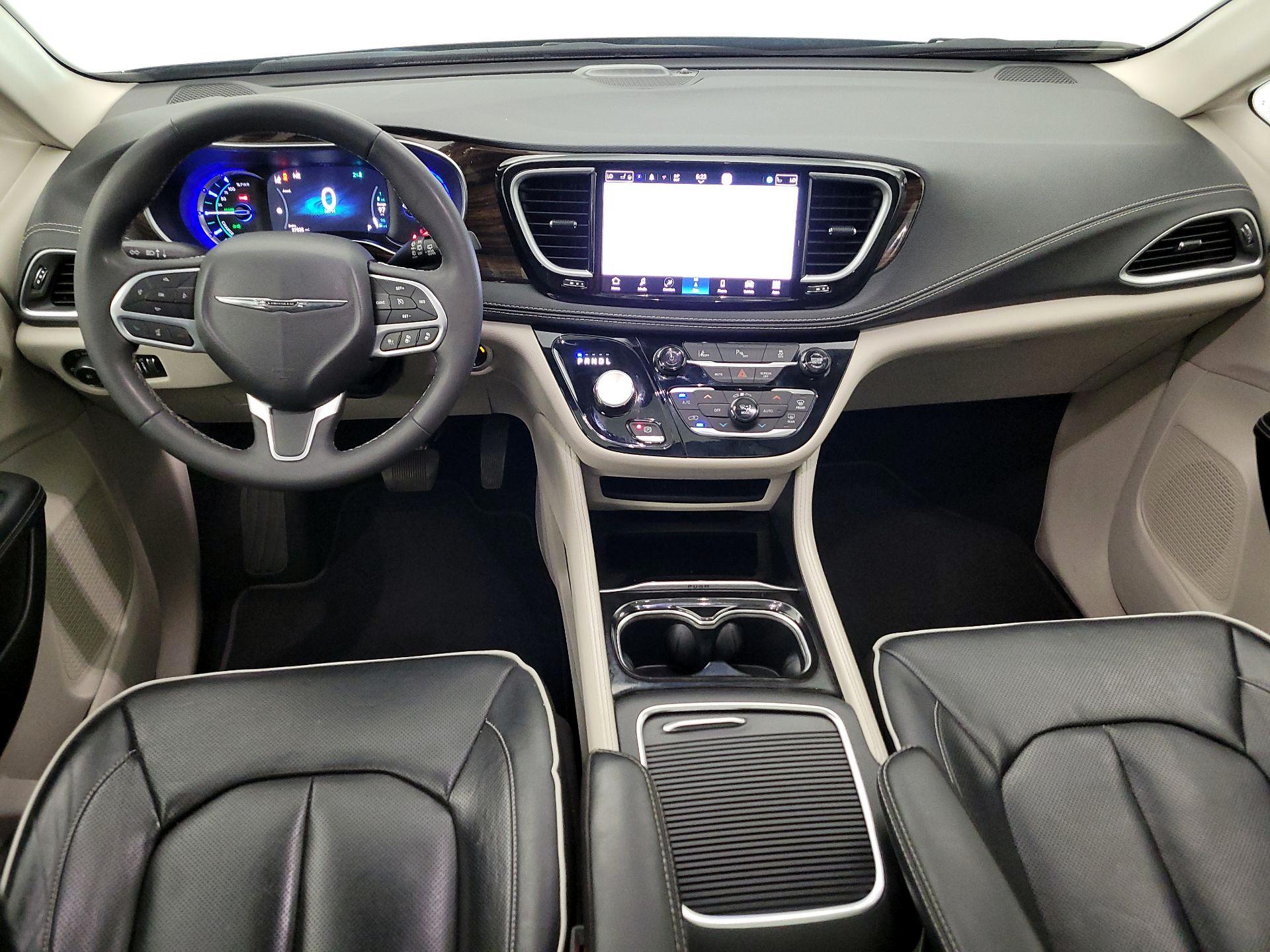 Thumbnail: 2023 Chrysler Pacifica - 9