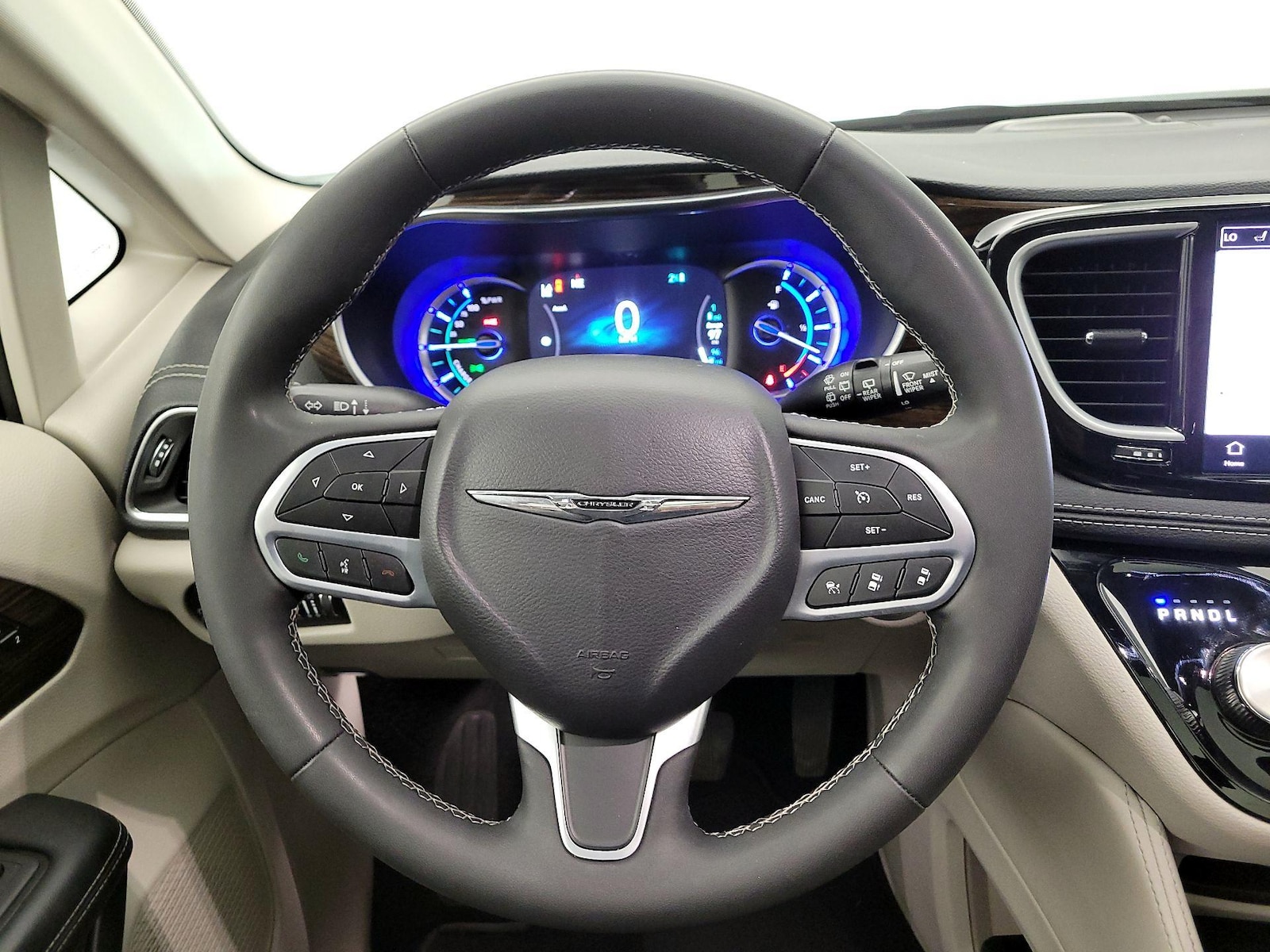 2023 Chrysler Pacifica Hybrid Limited - Photo 11