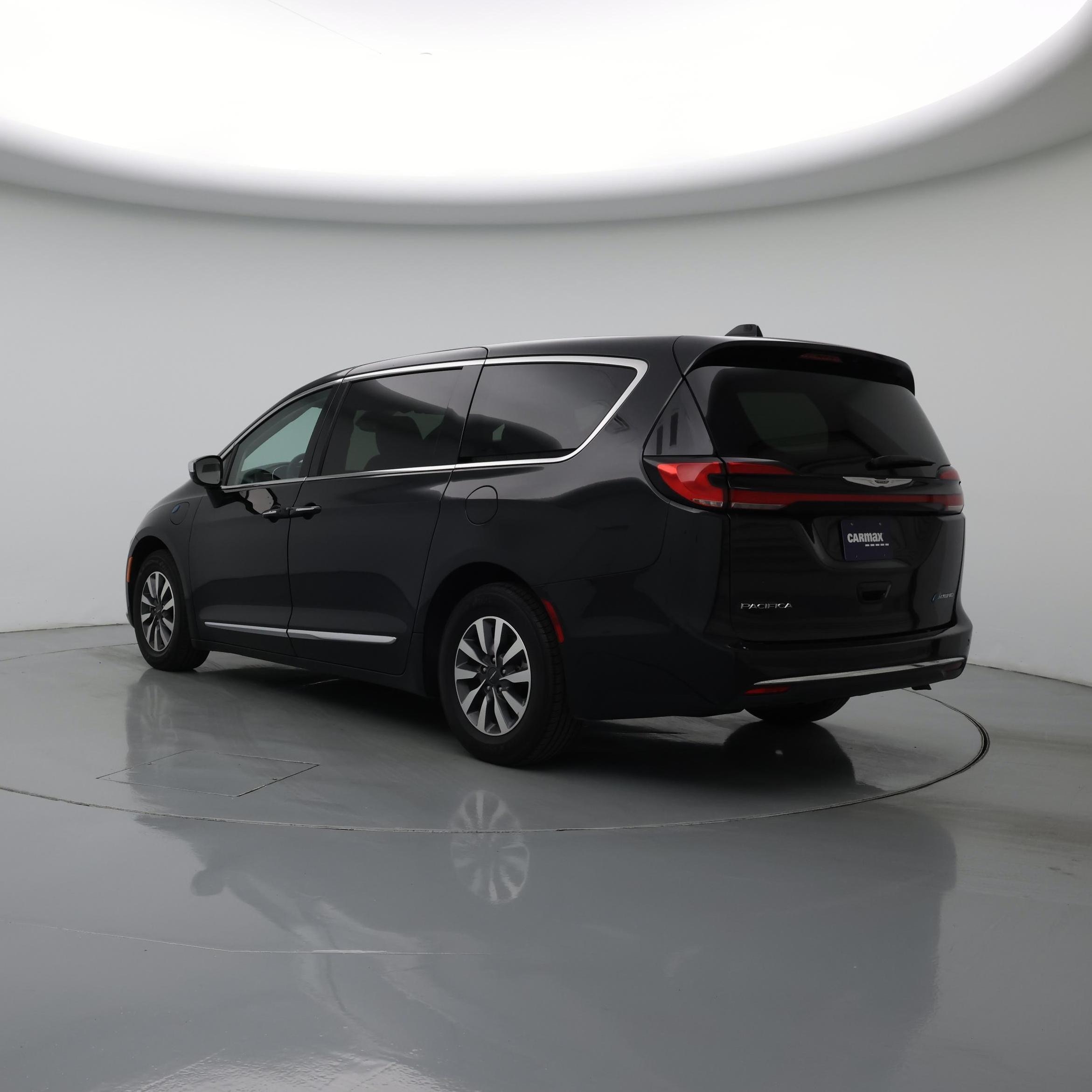 Thumbnail: 2023 Chrysler Pacifica - 2