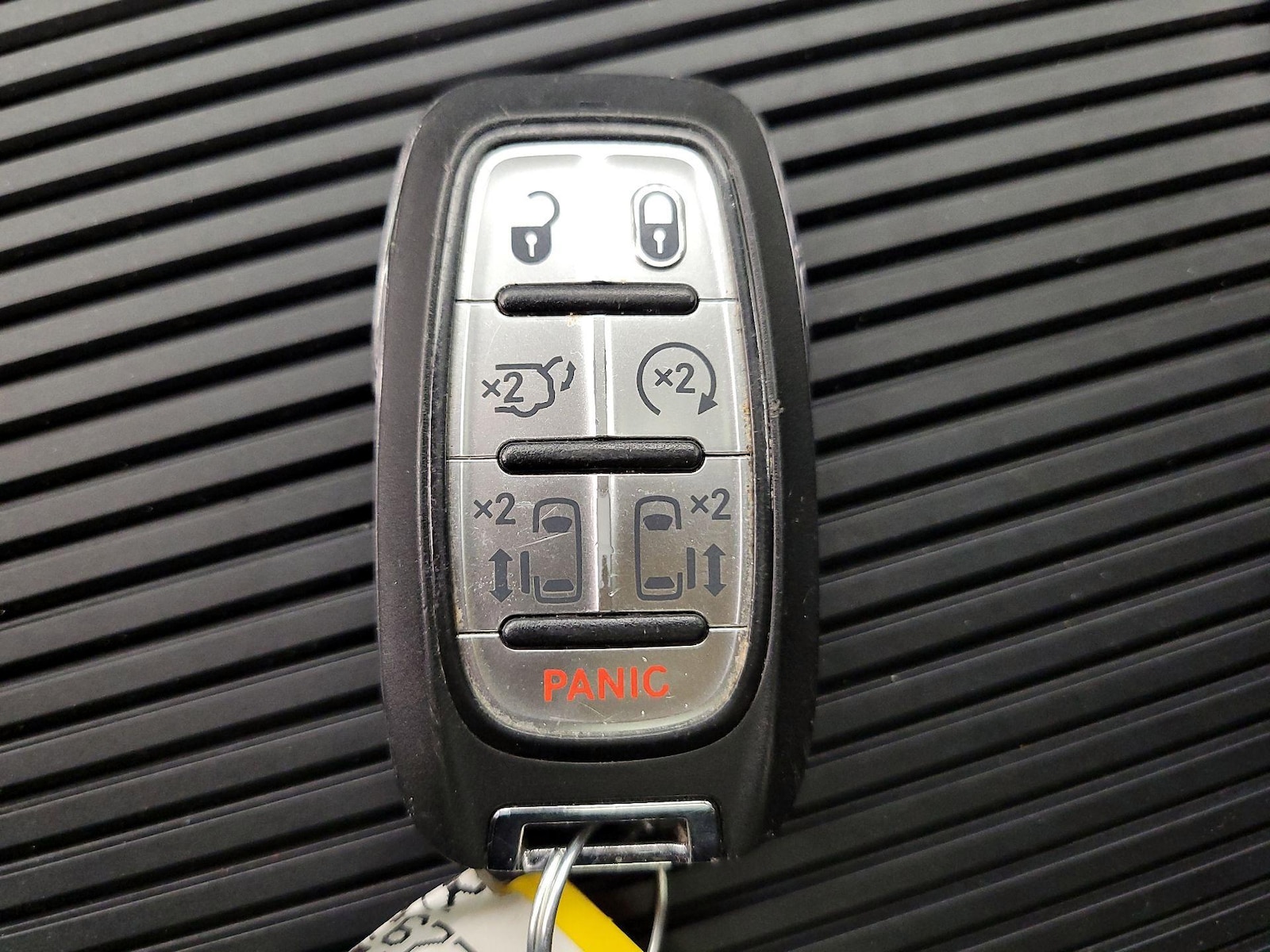 2023 Chrysler Pacifica Hybrid Limited - Photo 27