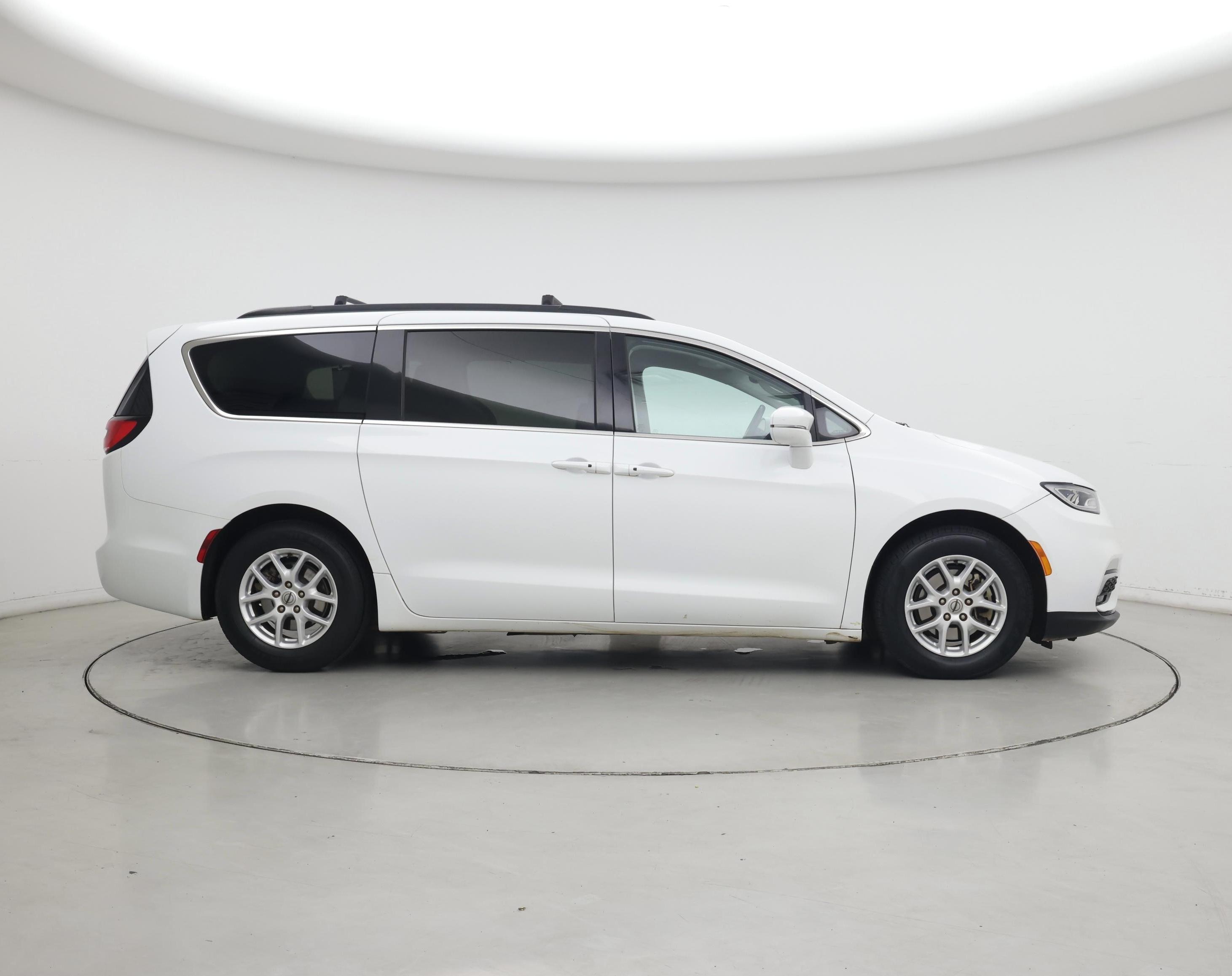 Thumbnail: 2022 Chrysler Pacifica - 7
