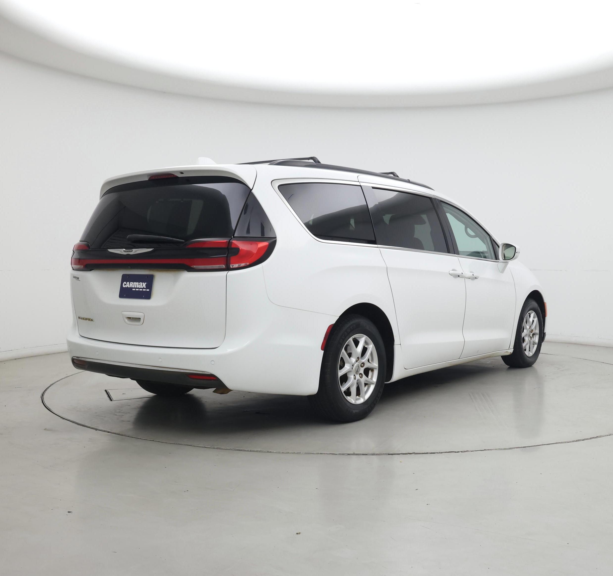 Thumbnail: 2022 Chrysler Pacifica - 8