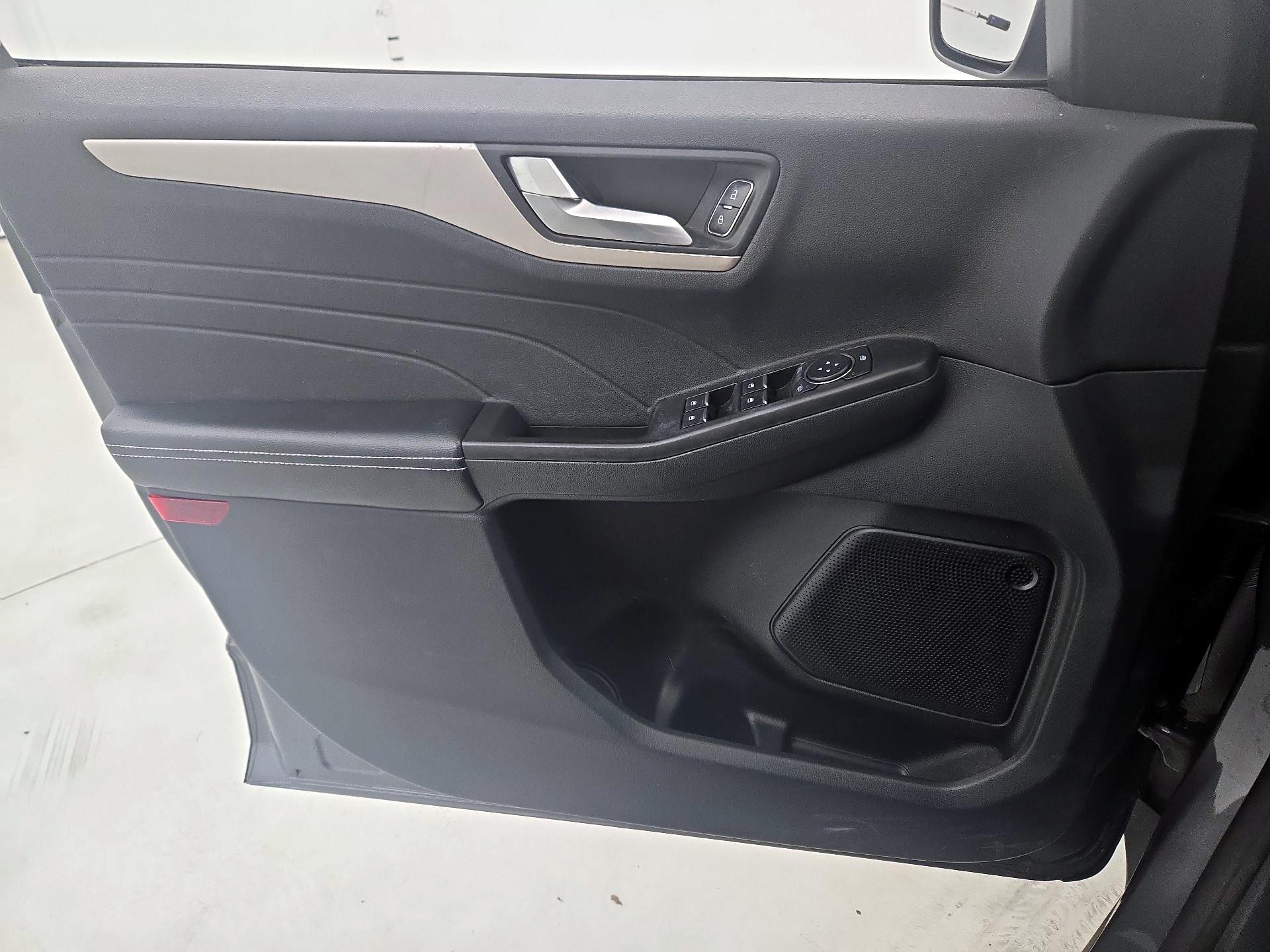 Thumbnail: 2022 Ford Escape - 12